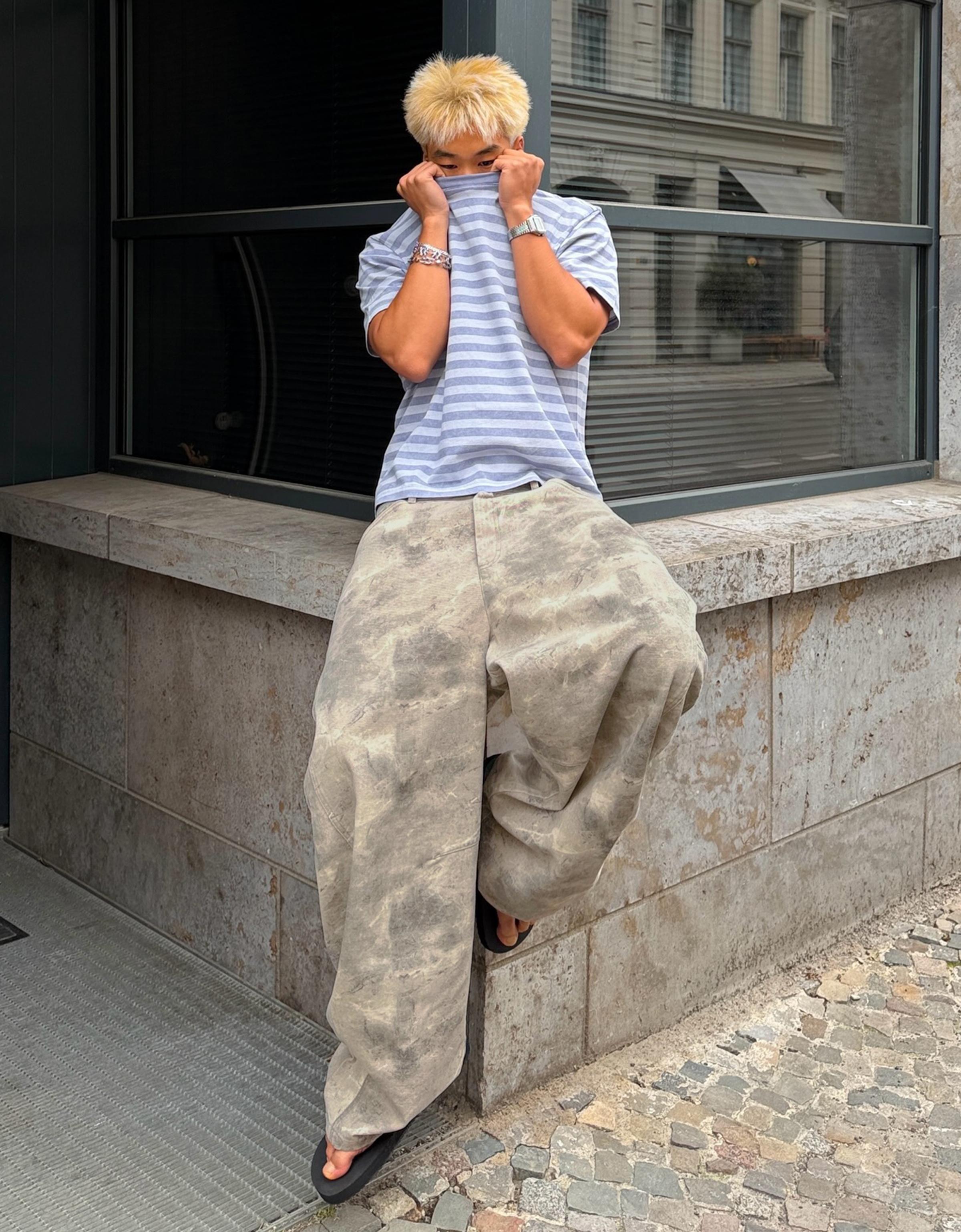 Printed barrel-leg trousers — Grey