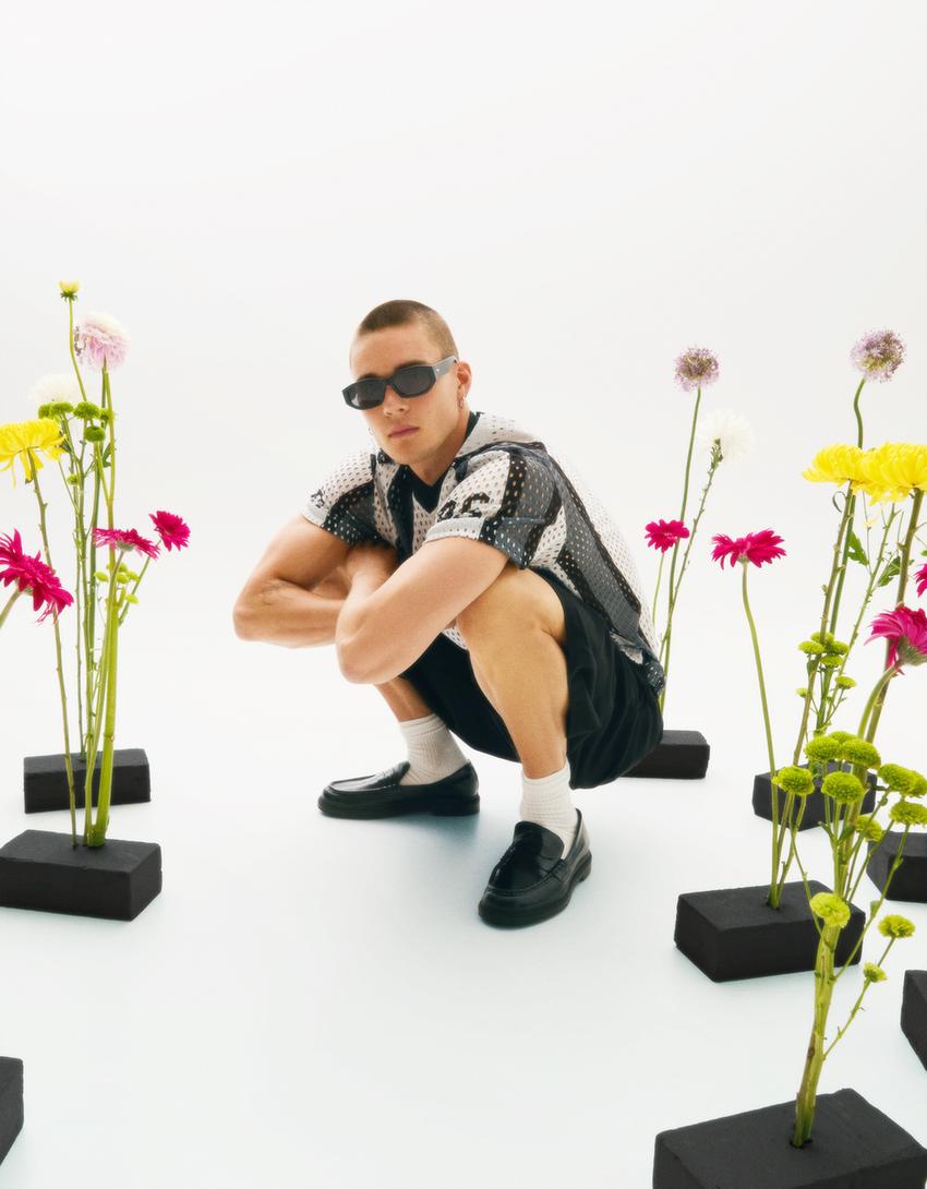 Dukslūs sportinio stiliaus tinkliniai marškinėliai trumpomis rankovėmis-Juoda-3