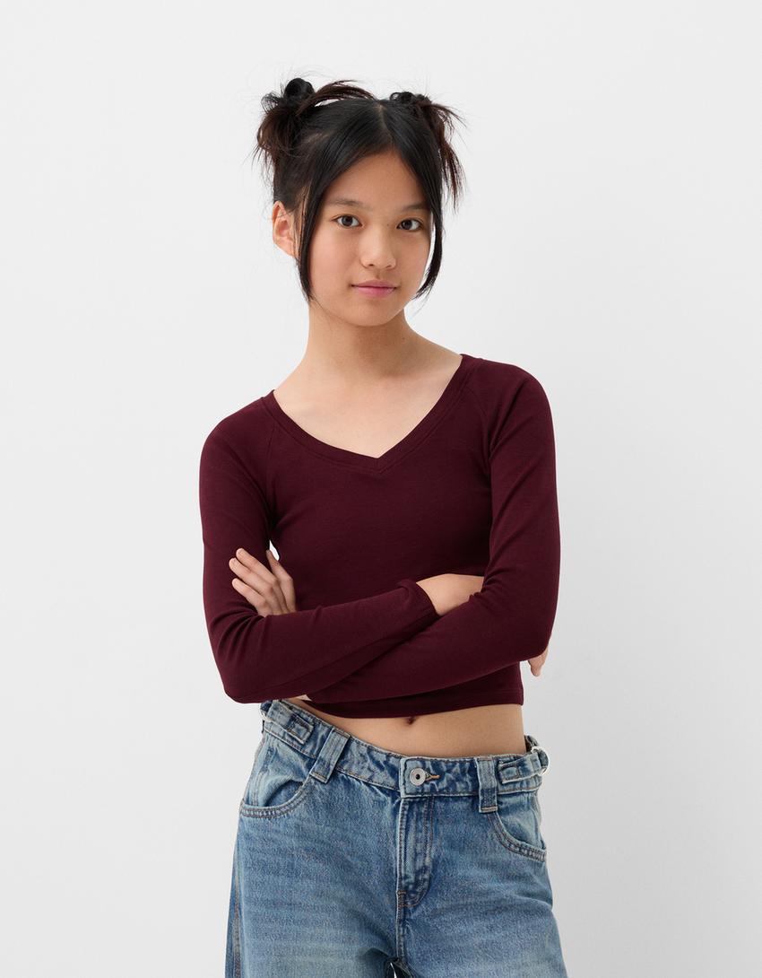 Long sleeve V-neck T-shirt - ქალი | Bershka