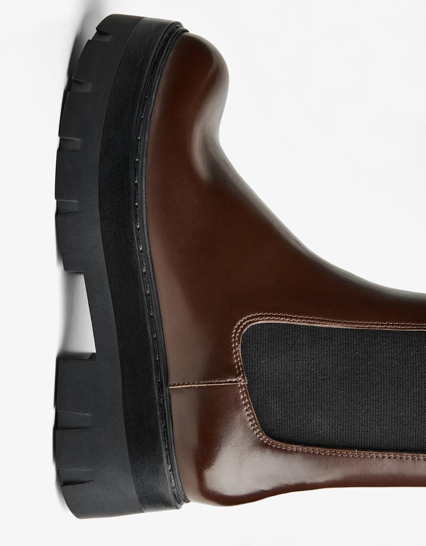 Ankle boots with elastic detail-Brown