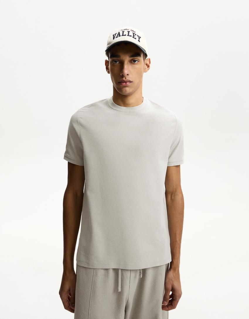 Conjunto t-shirt e calções bermuda-Conjunto t-shirt e calções bermuda