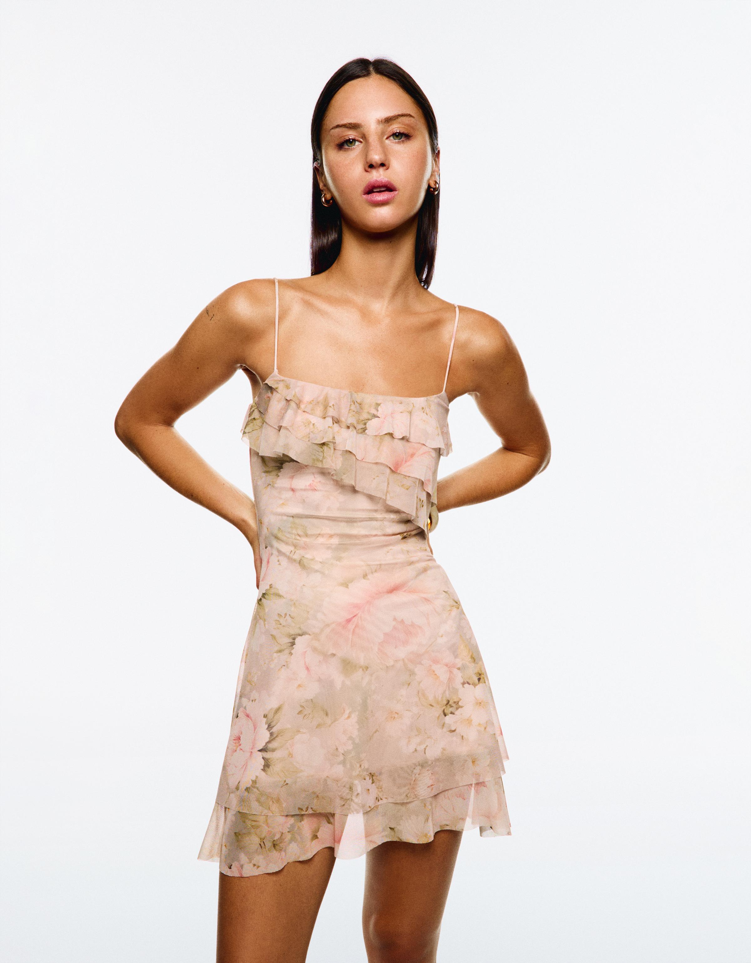 Bershka Bedrucktes Minikleid Aus Tüll Mit Volants Damen S Rosa