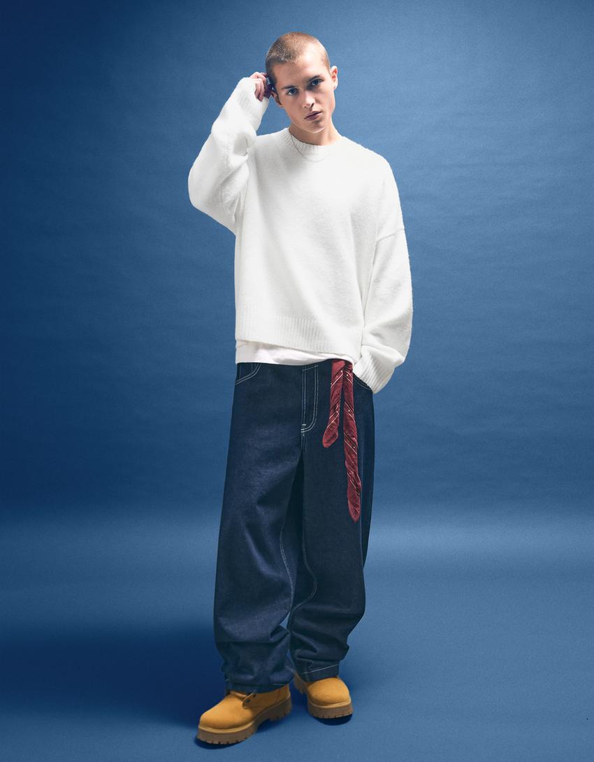 Cropped-Pullover-Weiss