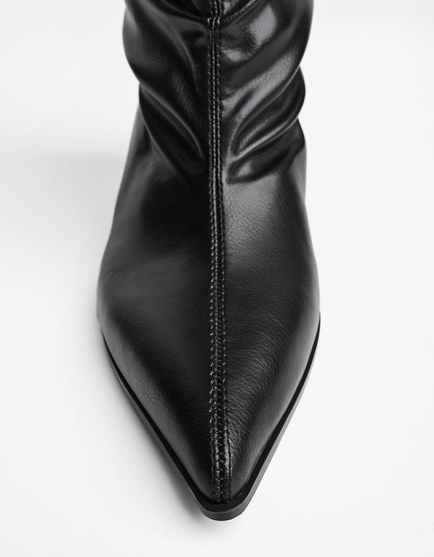 Slouchy kitten heel ankle boots-BLACK
