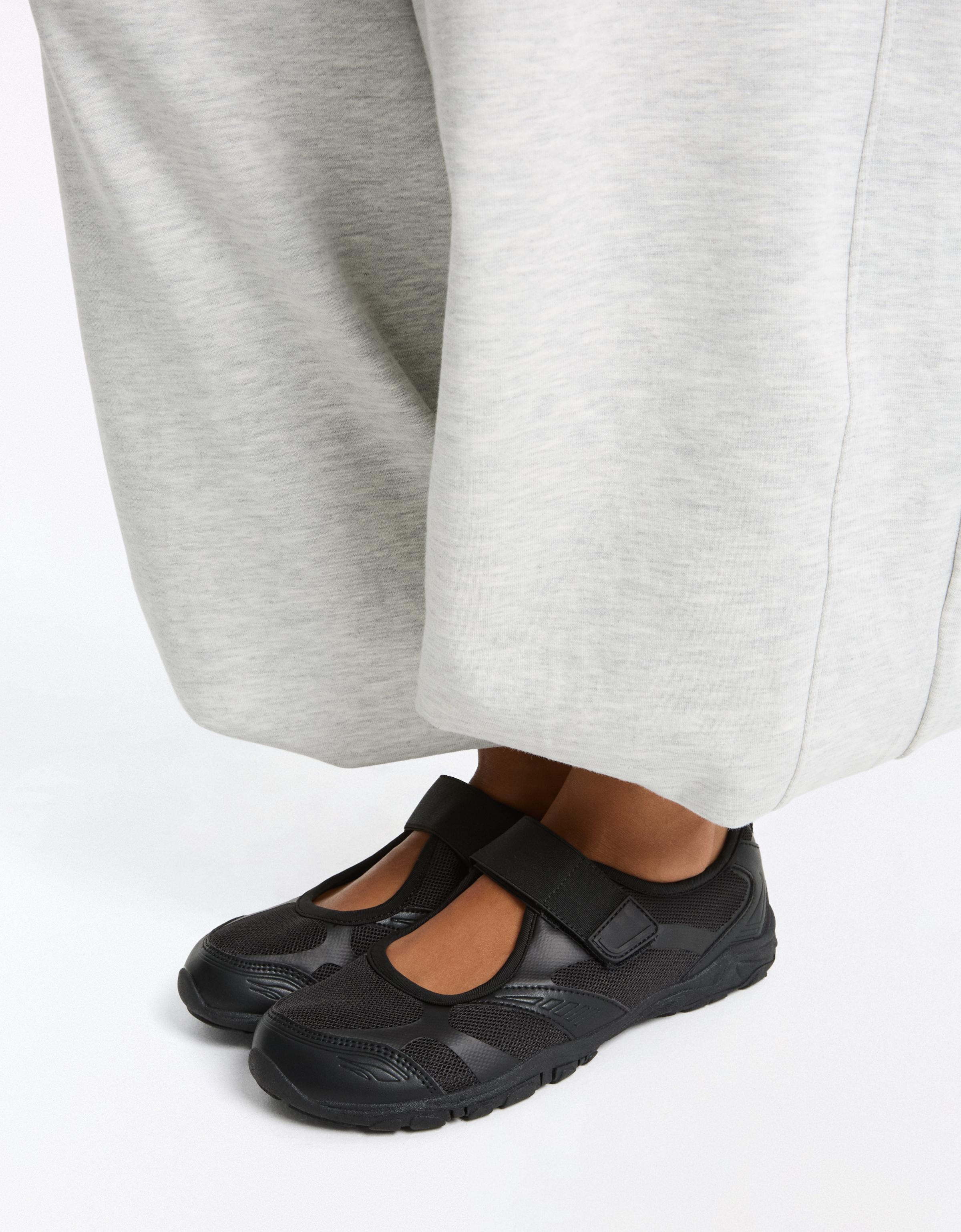 SPORTY BAREFOOT BALLET PUMPS — BLACK