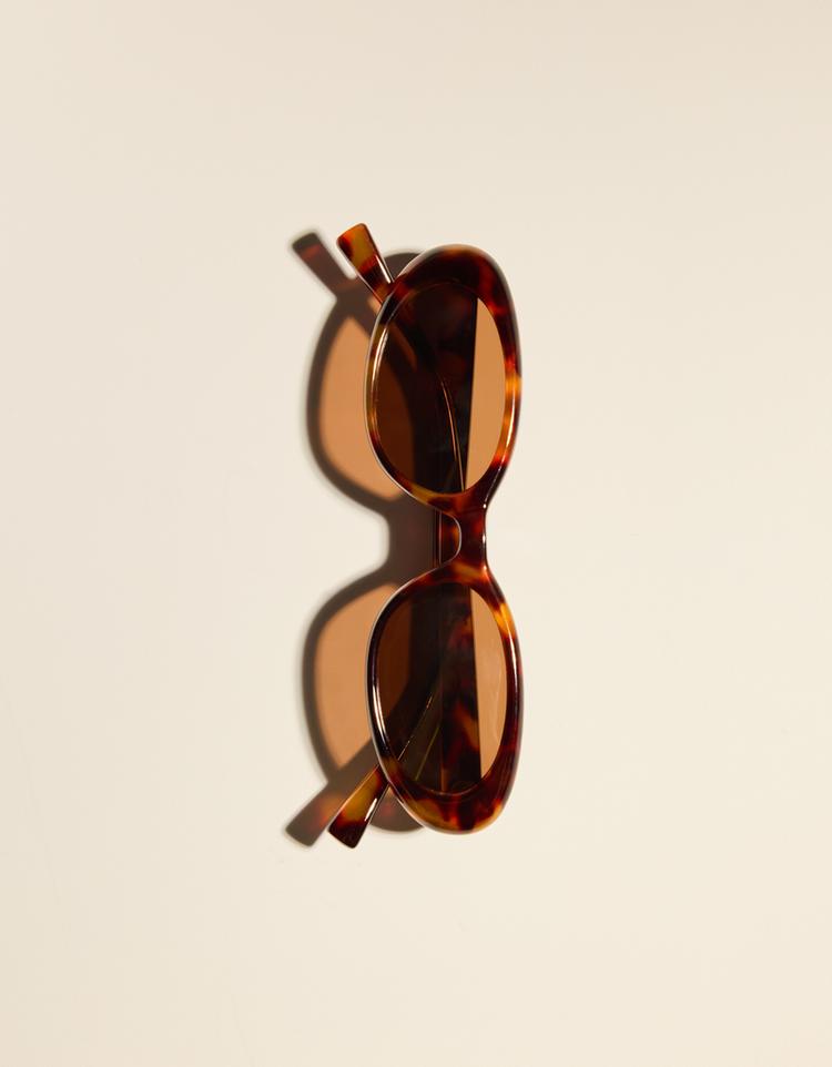 Tortoiseshell sunglasses — Brown