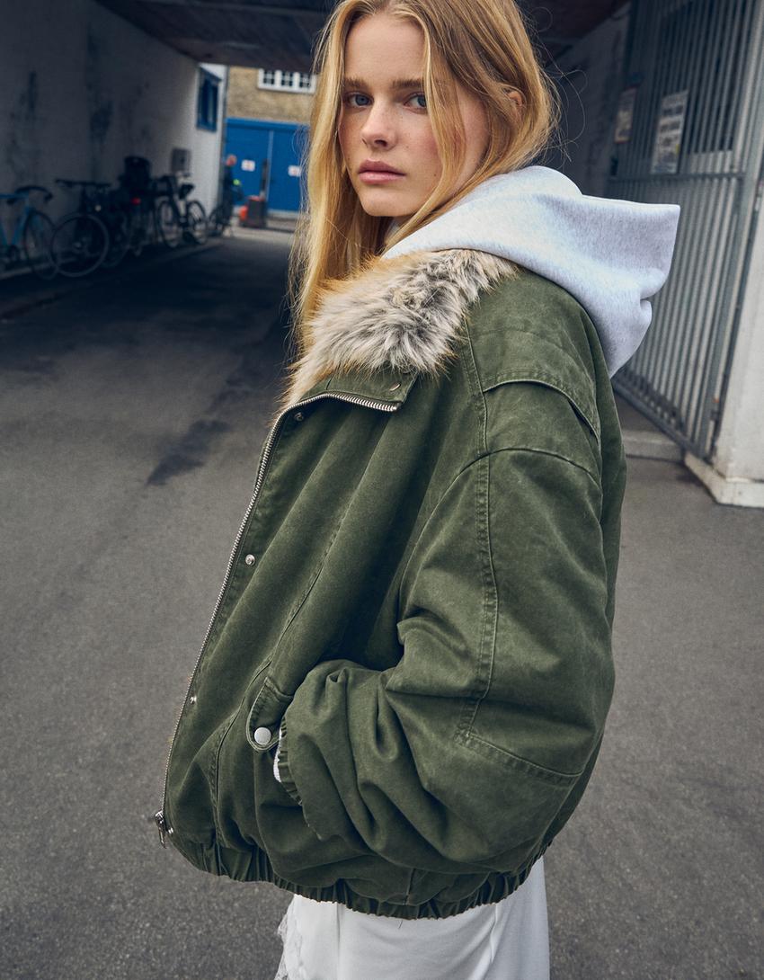 Jacket with faux fur collar-Khaki