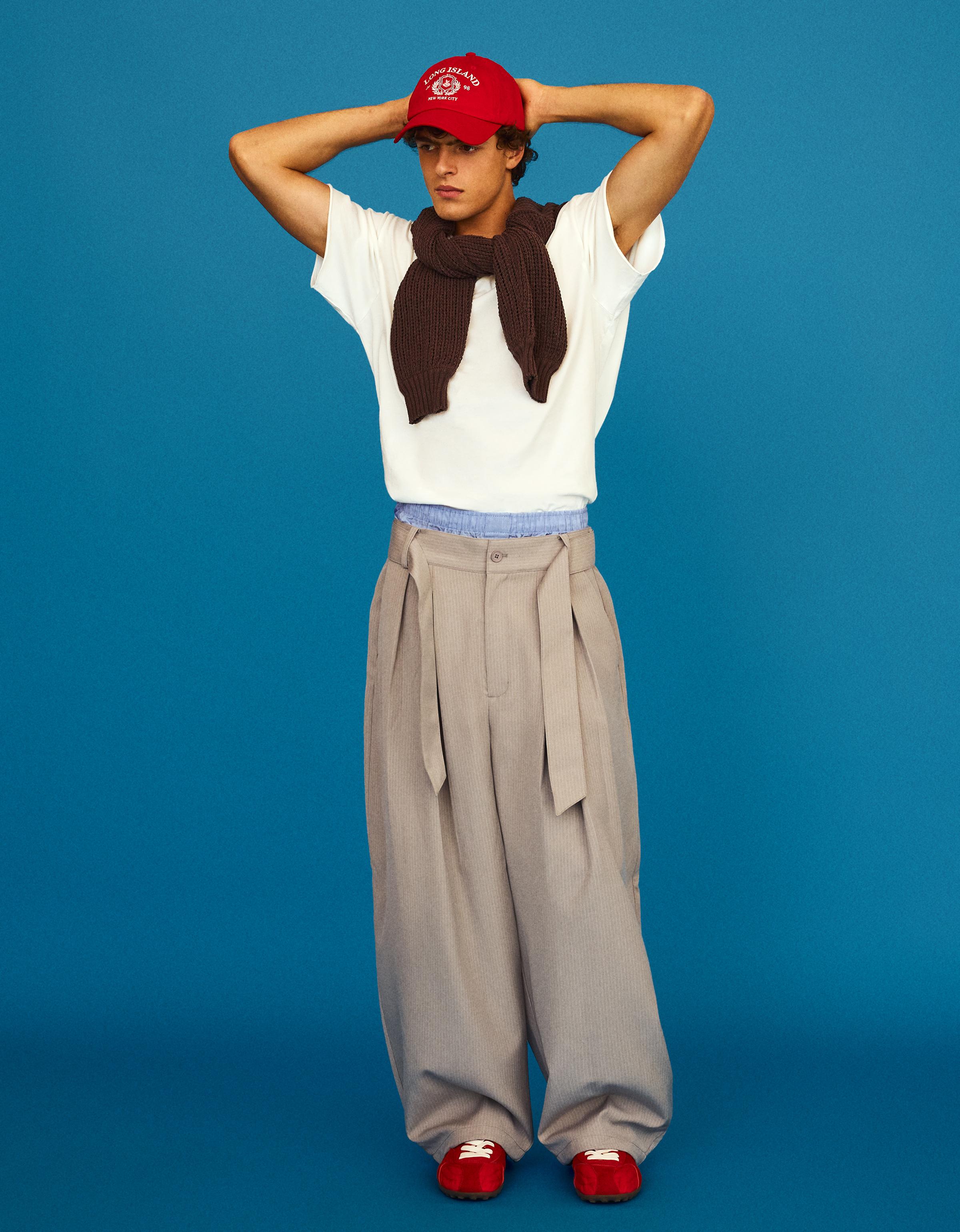 Barrel-leg trousers with darts and belt — Sand