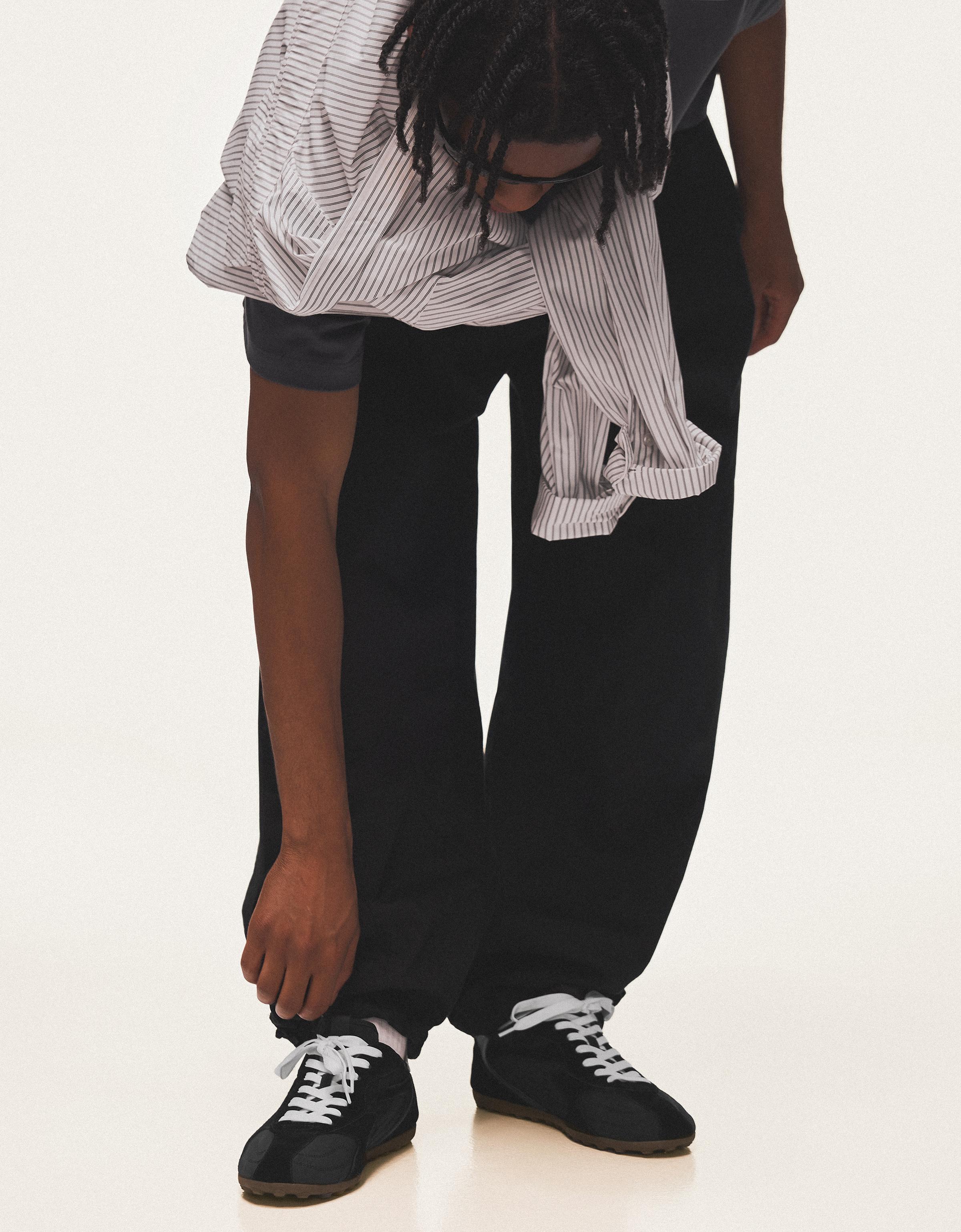 SLIM RETRO TRAINERS — BLACK