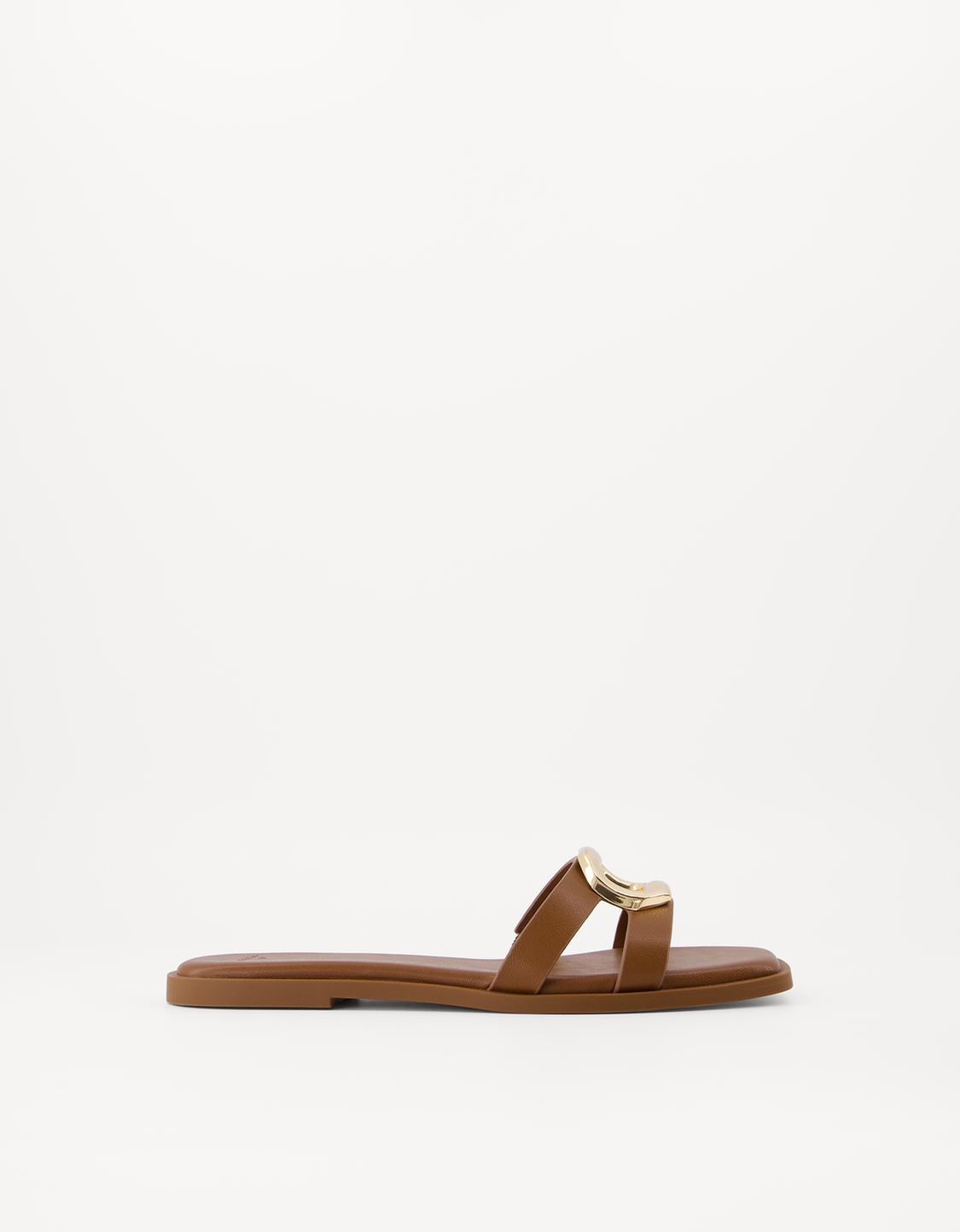 Flat sandals with metallic detail