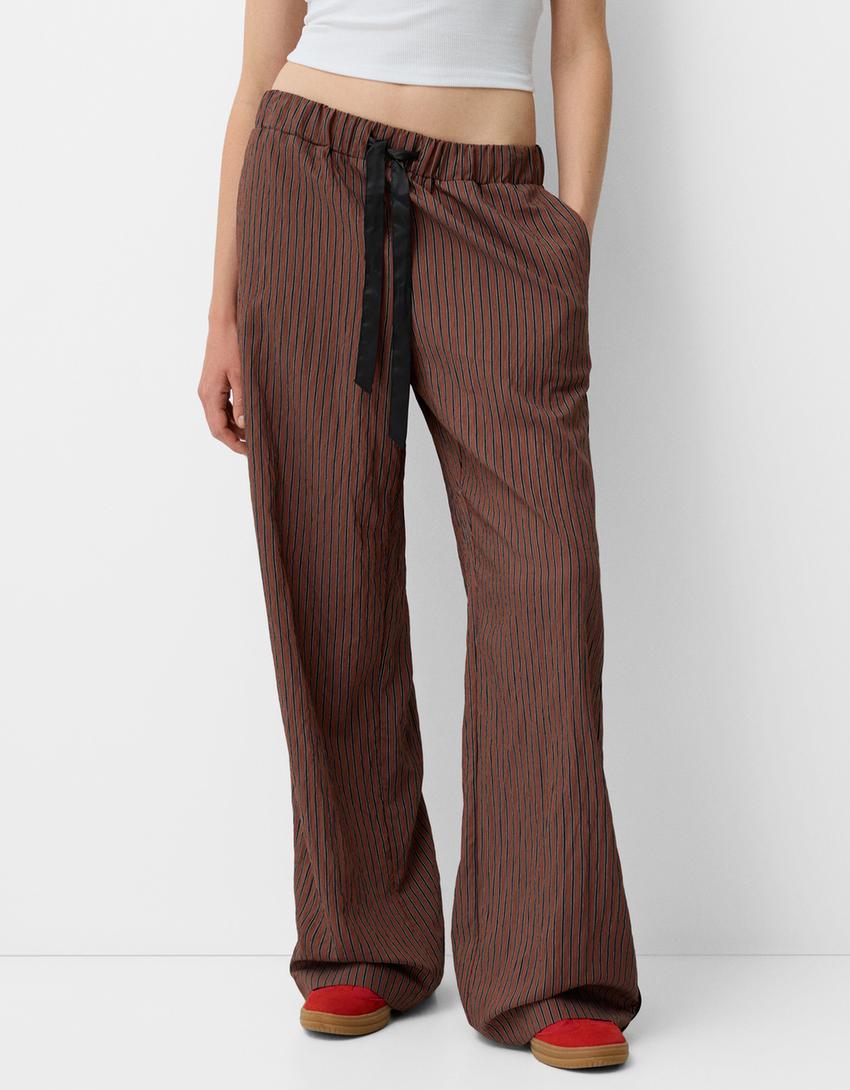 Calças direitas às riscas com cintura elástica-Marrom-1