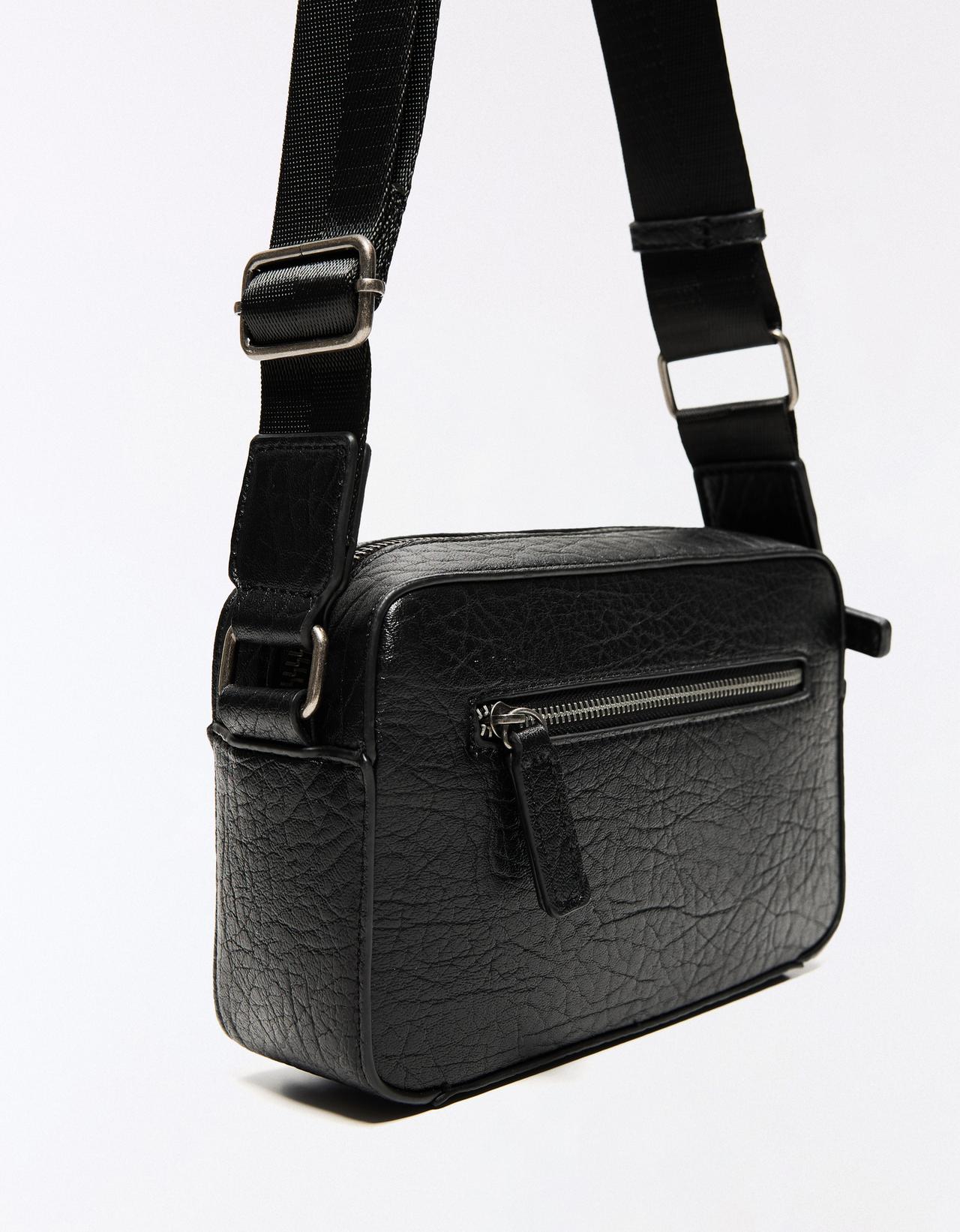 Embossed star crossbody bag — Black
