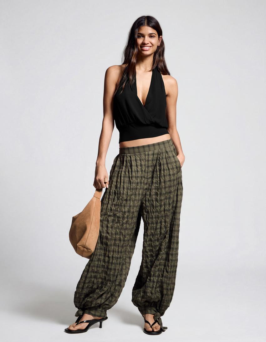 Top halter cruzado-Preto