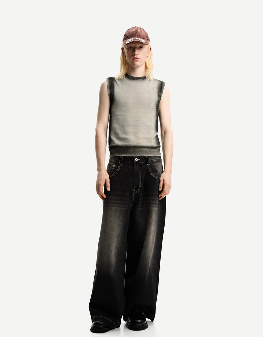 Sleeveless contrast T-shirt-White / Black-3