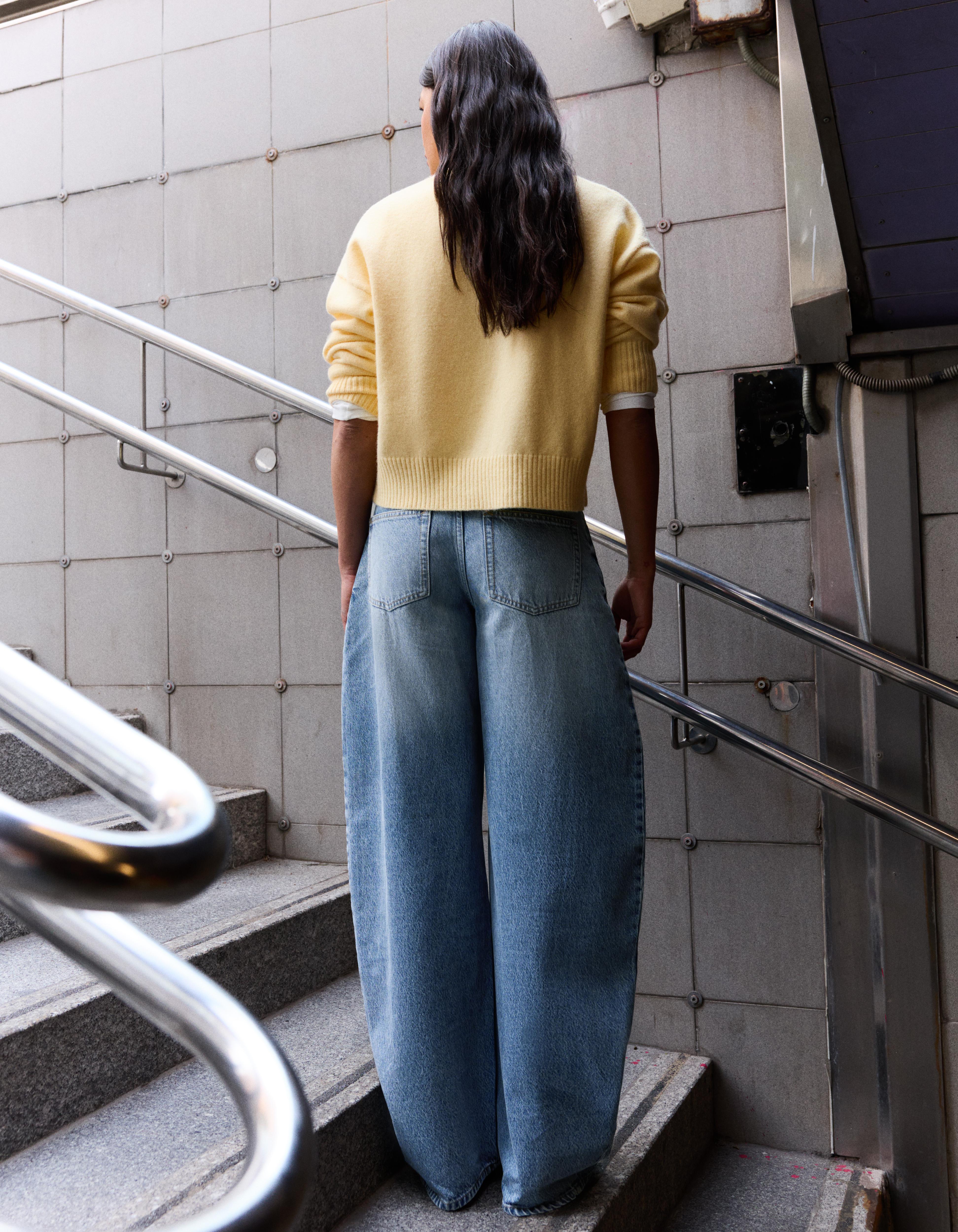 High-waist barrel jeans — Light blue