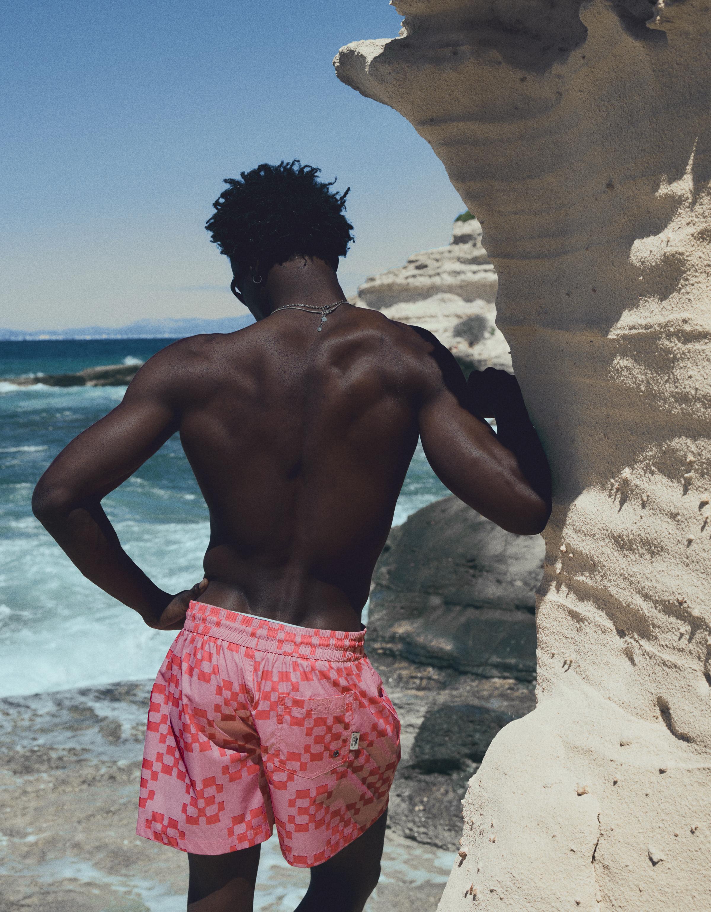 Bershka Boxy fit desenli mayo görsel 4