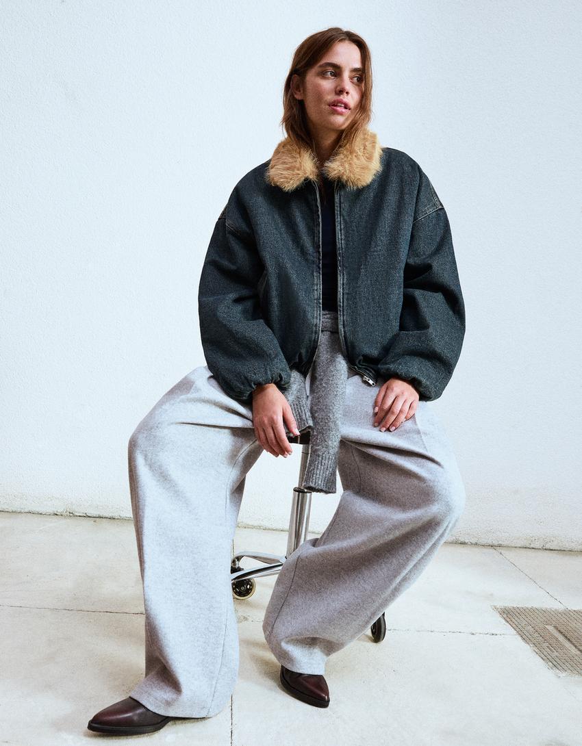 Jeansjacke mit Kunstfellkragen-Ausgewaschenes Blau