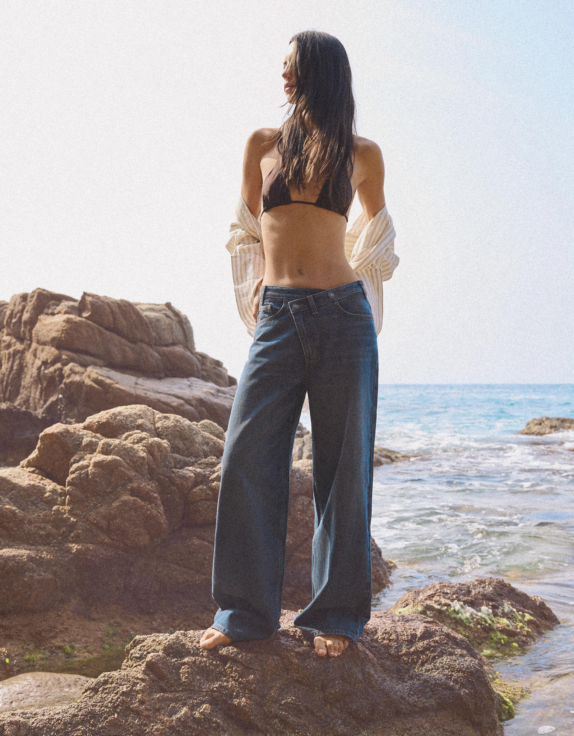 Bershka Jeans Mit Weitem Bein Und Überkreuzter Taille Damen 36 Blau