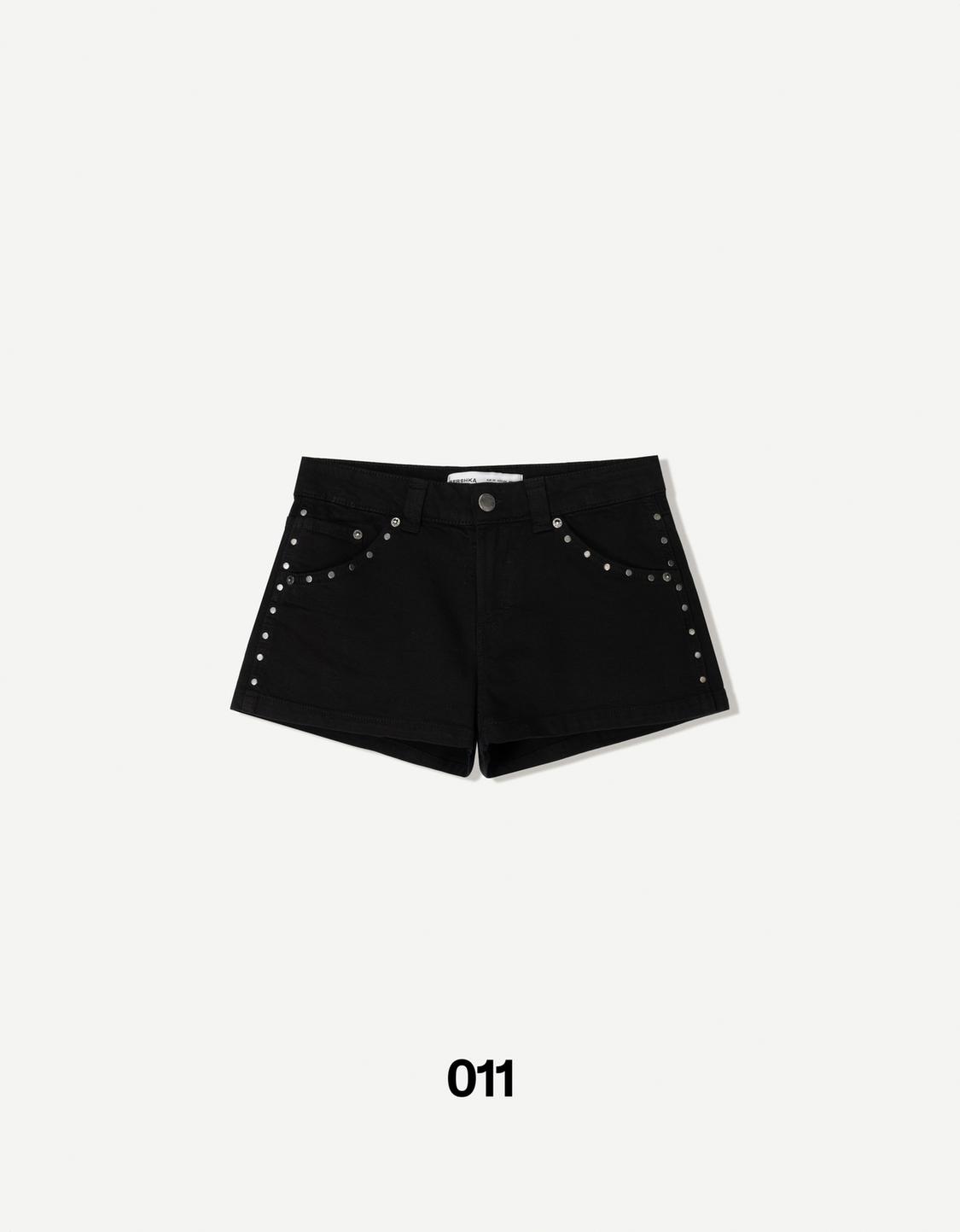 Studded voluminous shorts