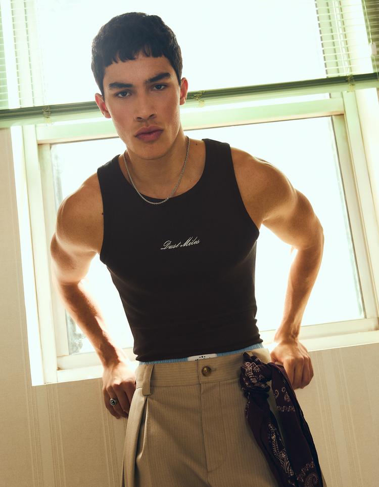 Askılı baskılı tişört