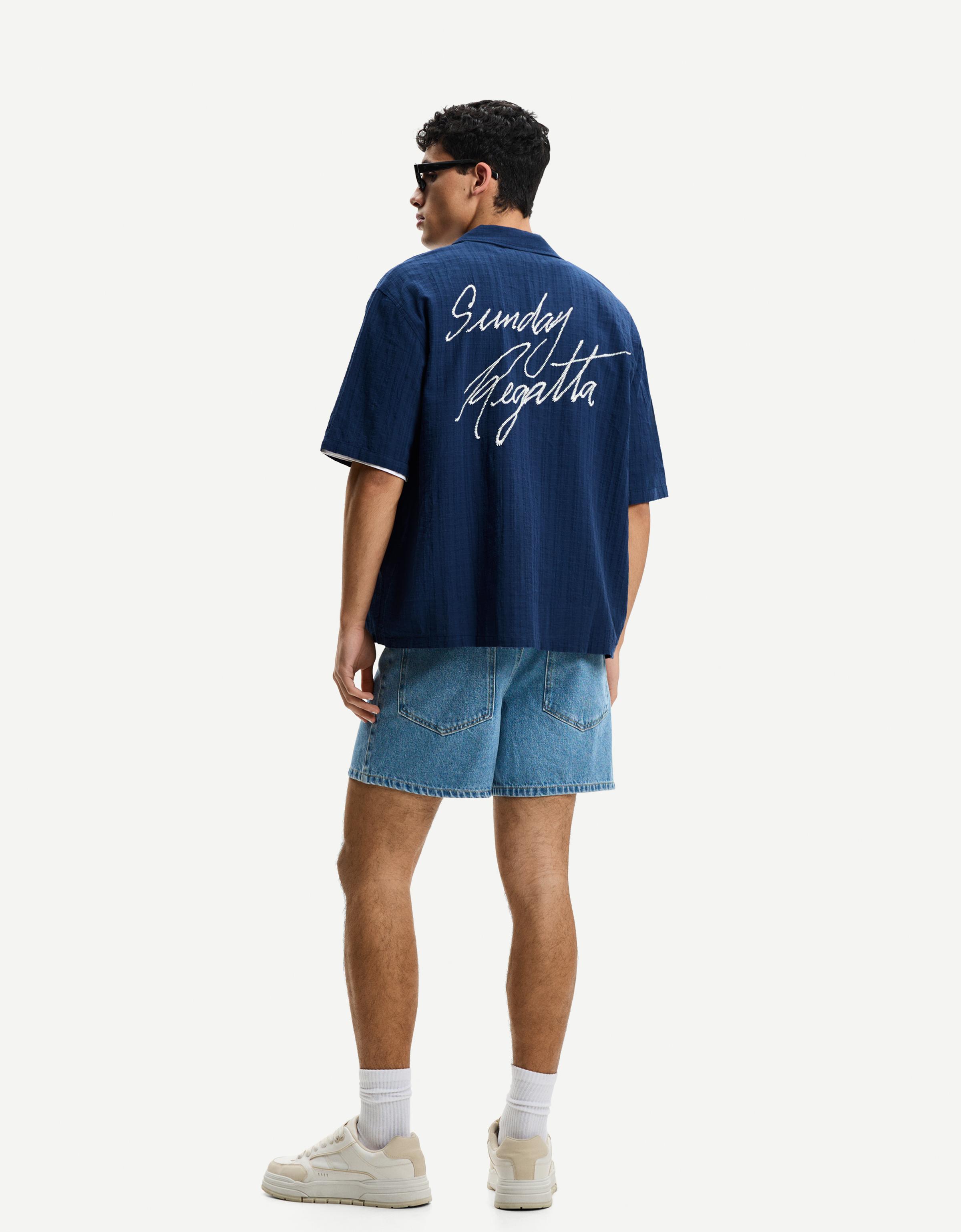 Embroidered short sleeve boxy fit shirt - Men | Bershka