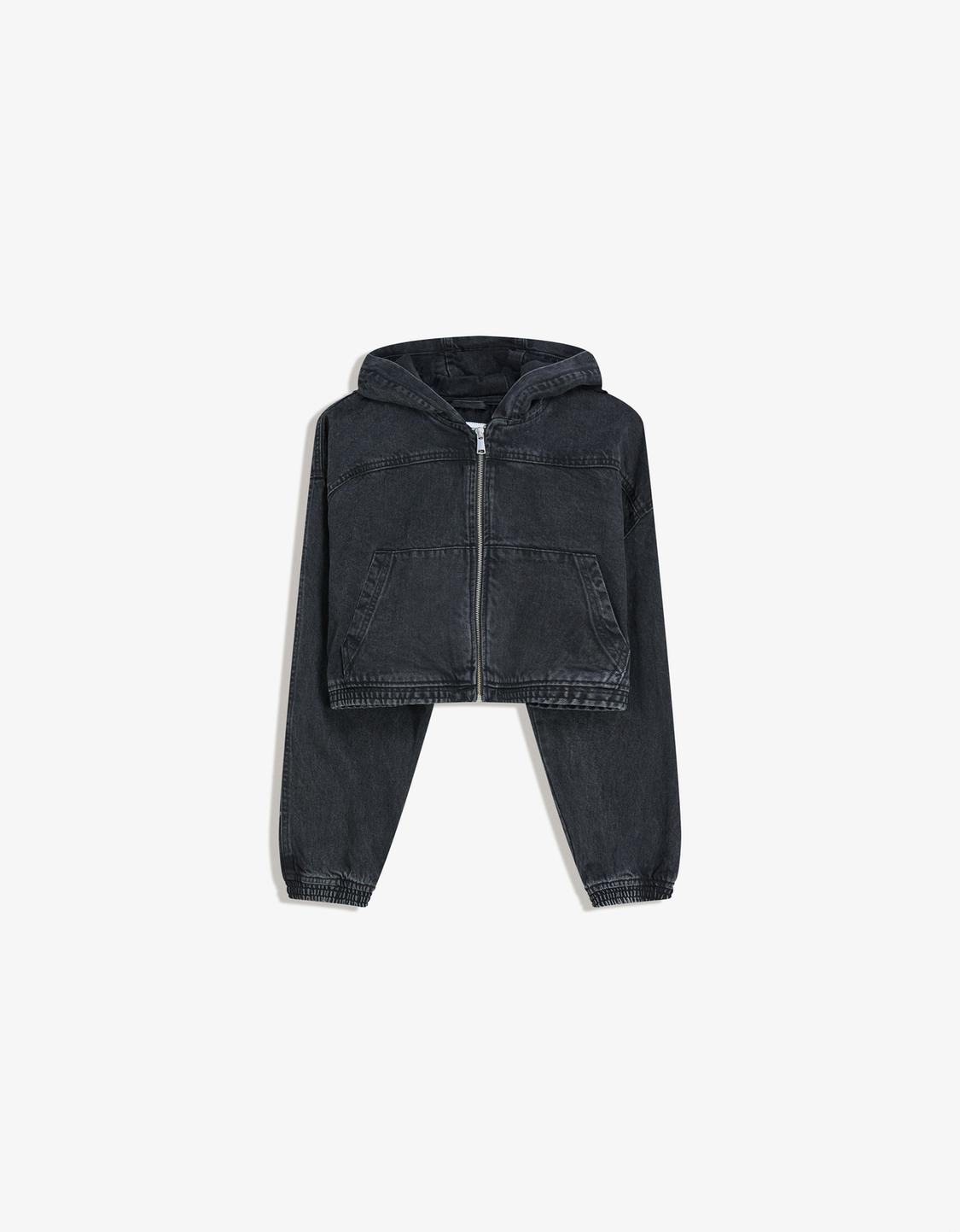 Denim jacket with zip