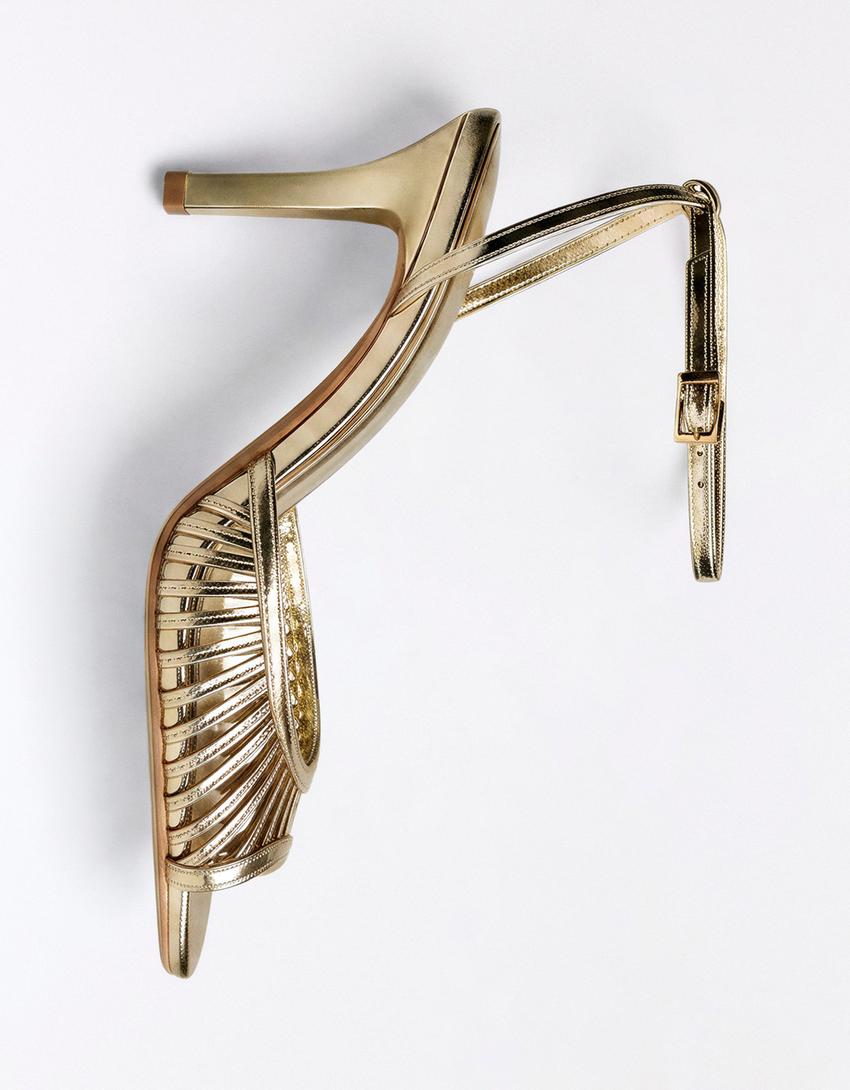 Heeled shoes with split-Gold