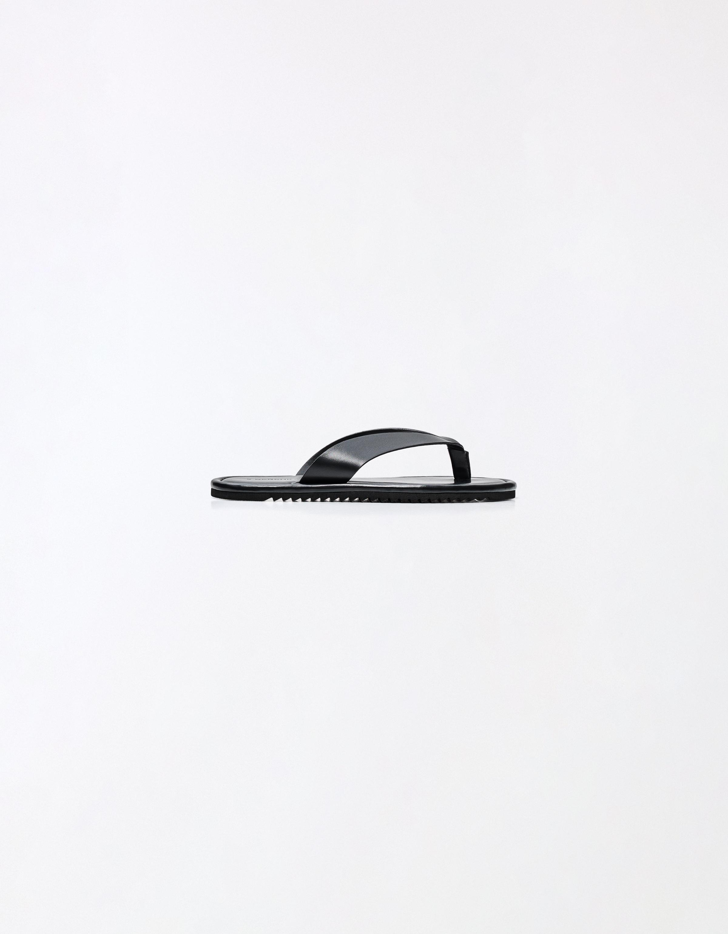 Thong strap sandals — BLACK