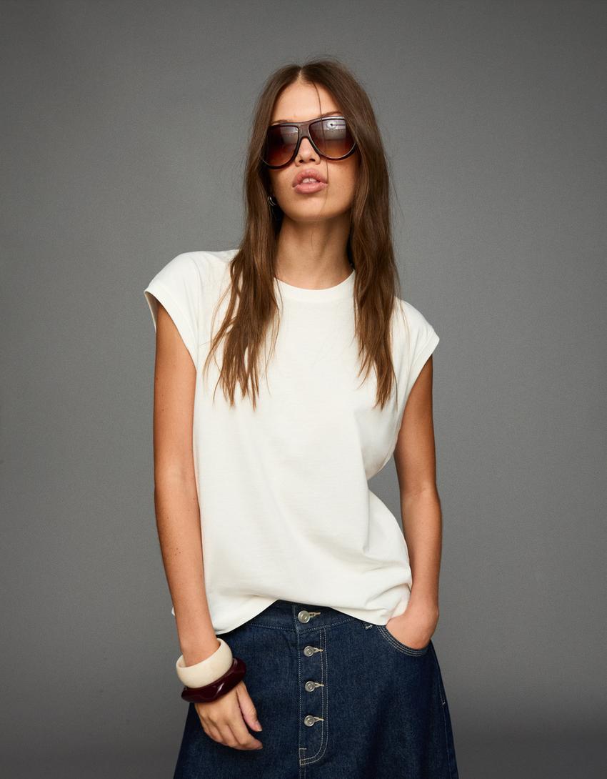 Sleeveless top-Off white