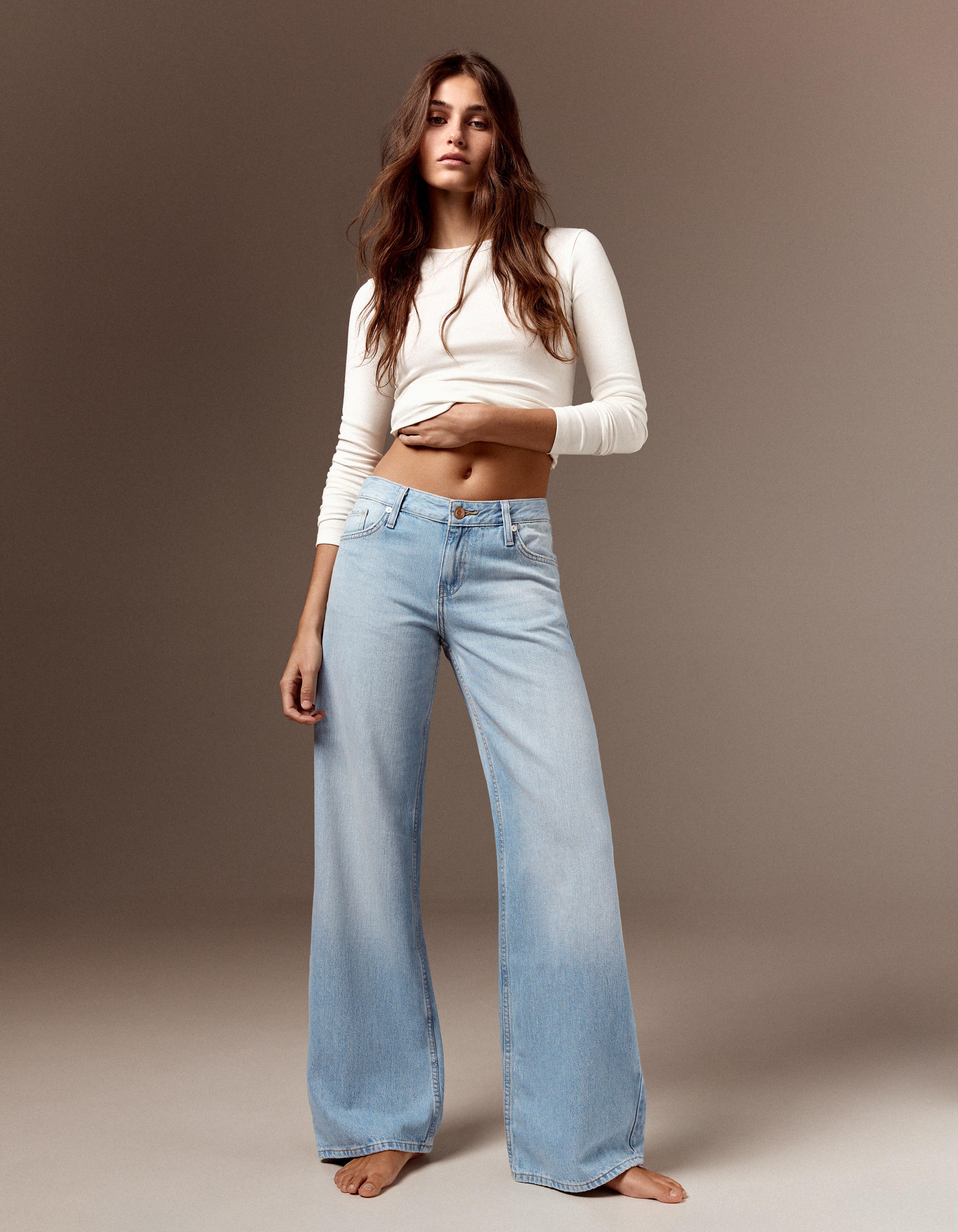 Bershka Jeansy O Kroju Straight Z Niskim Stanem Kobieta 34 Wyblakły Niebieski