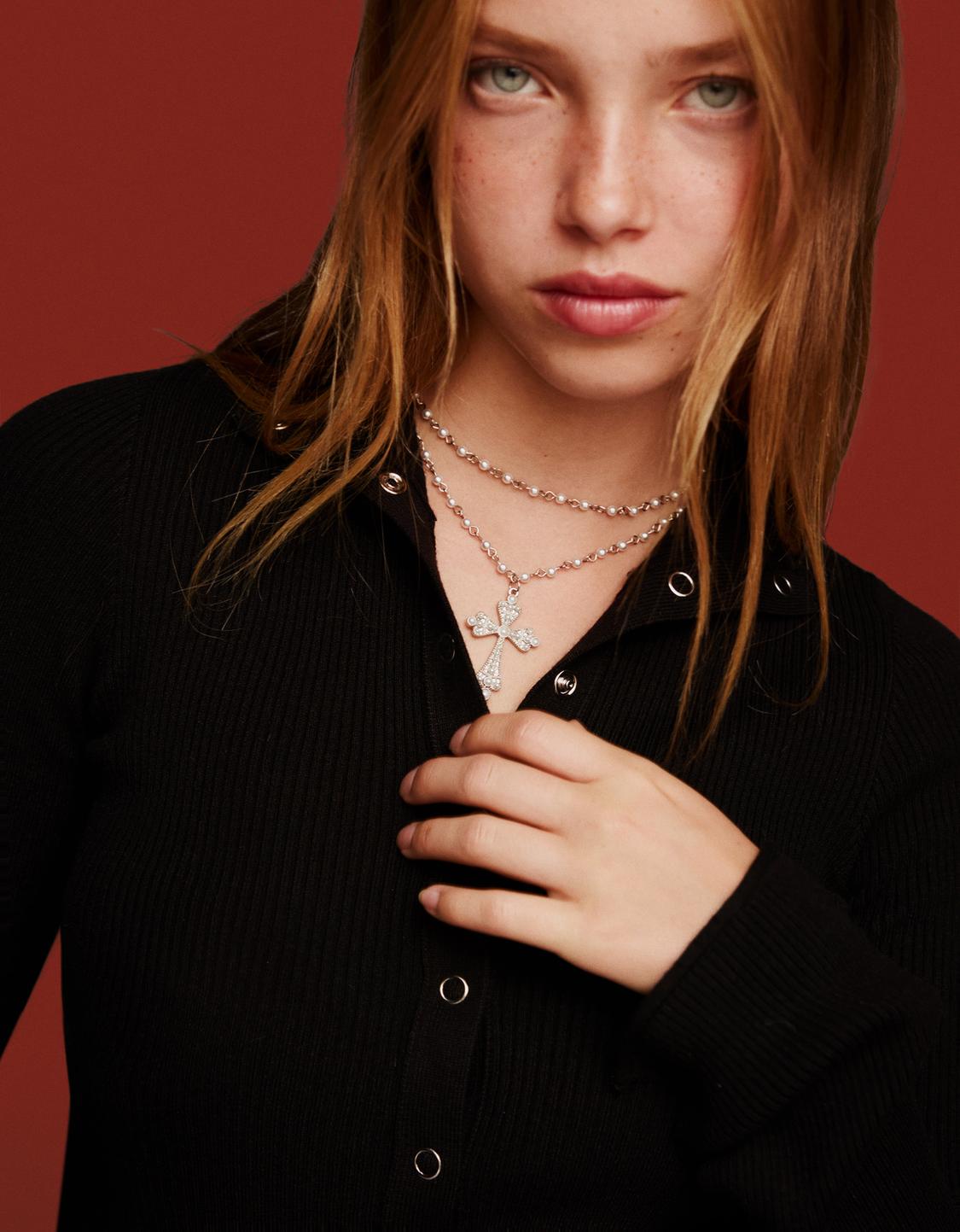 2-pack of faux pearl necklaces