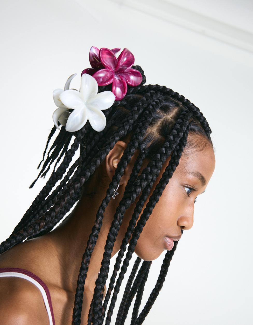 Pack of 2 flower hair clips