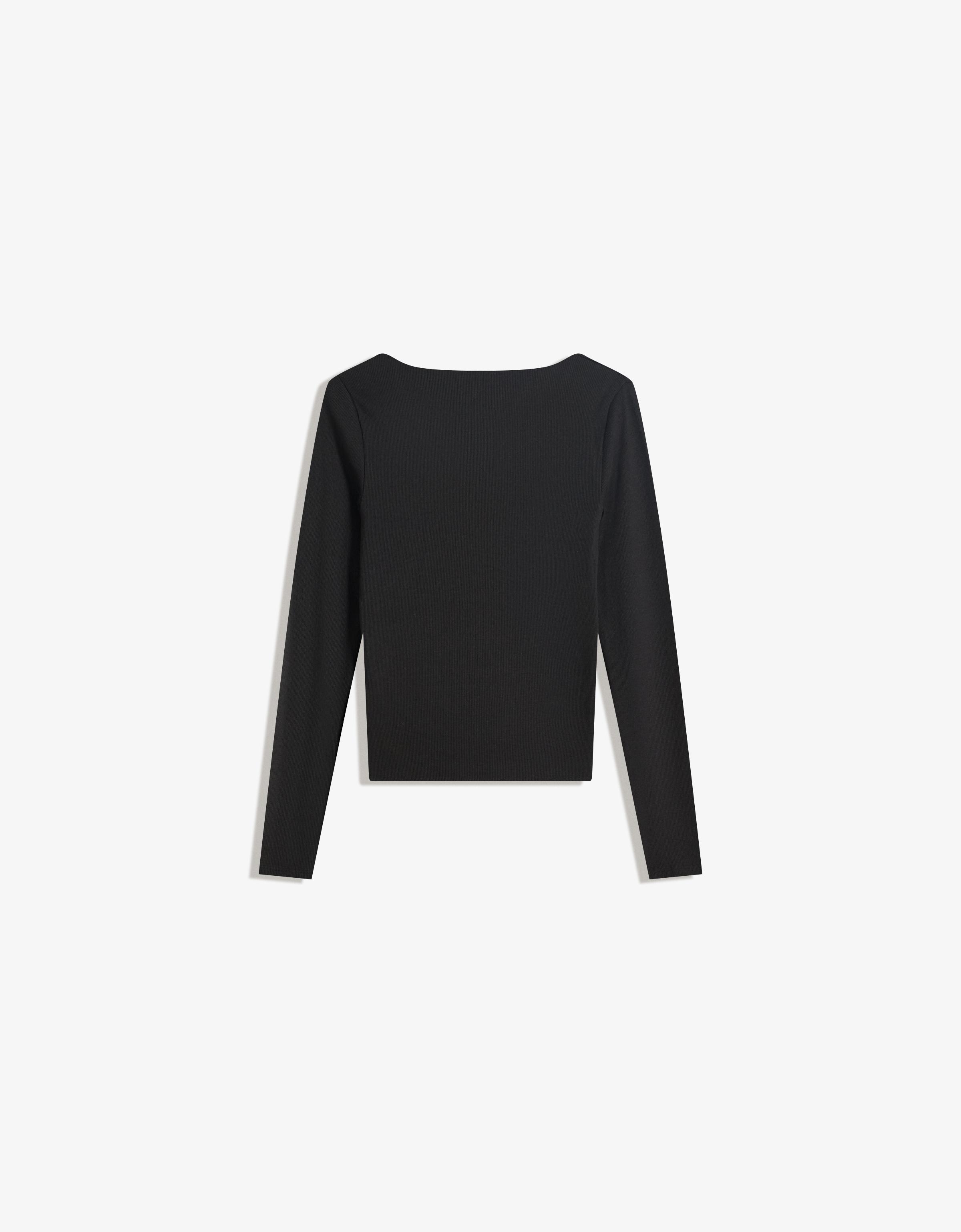 Long sleeve V-neck T-shirt