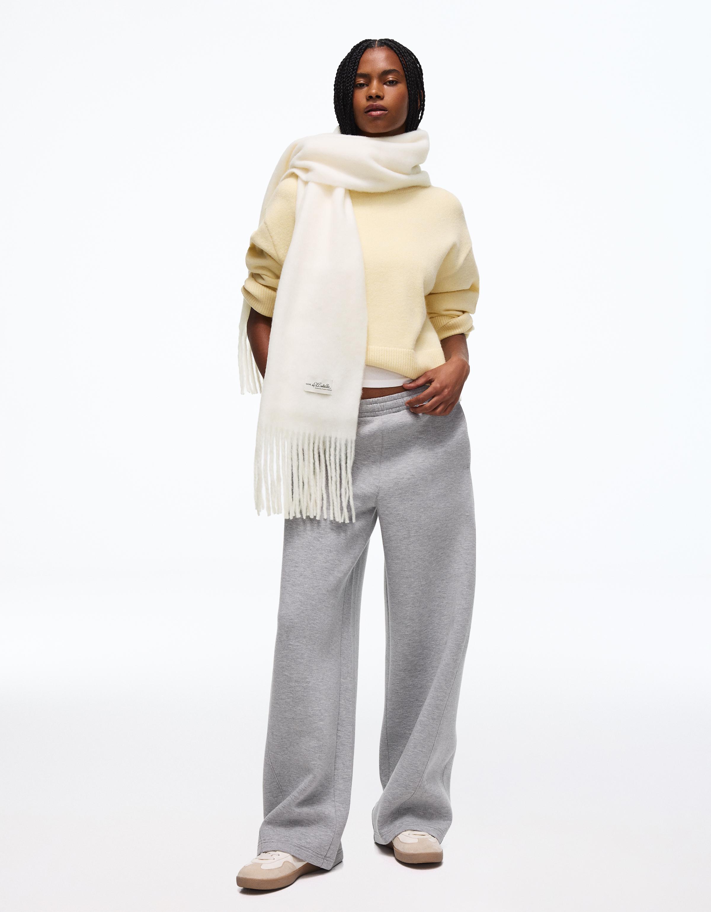 Fine fringed scarf — White