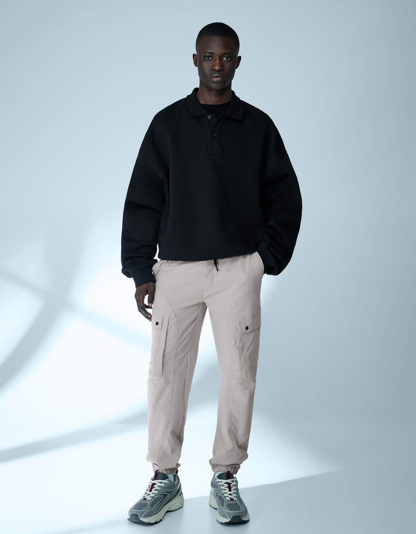 Bershka techniczne spodnie cargo o kroju slim szary