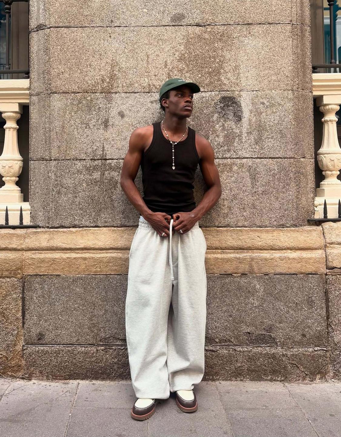 Balloon fit trousers