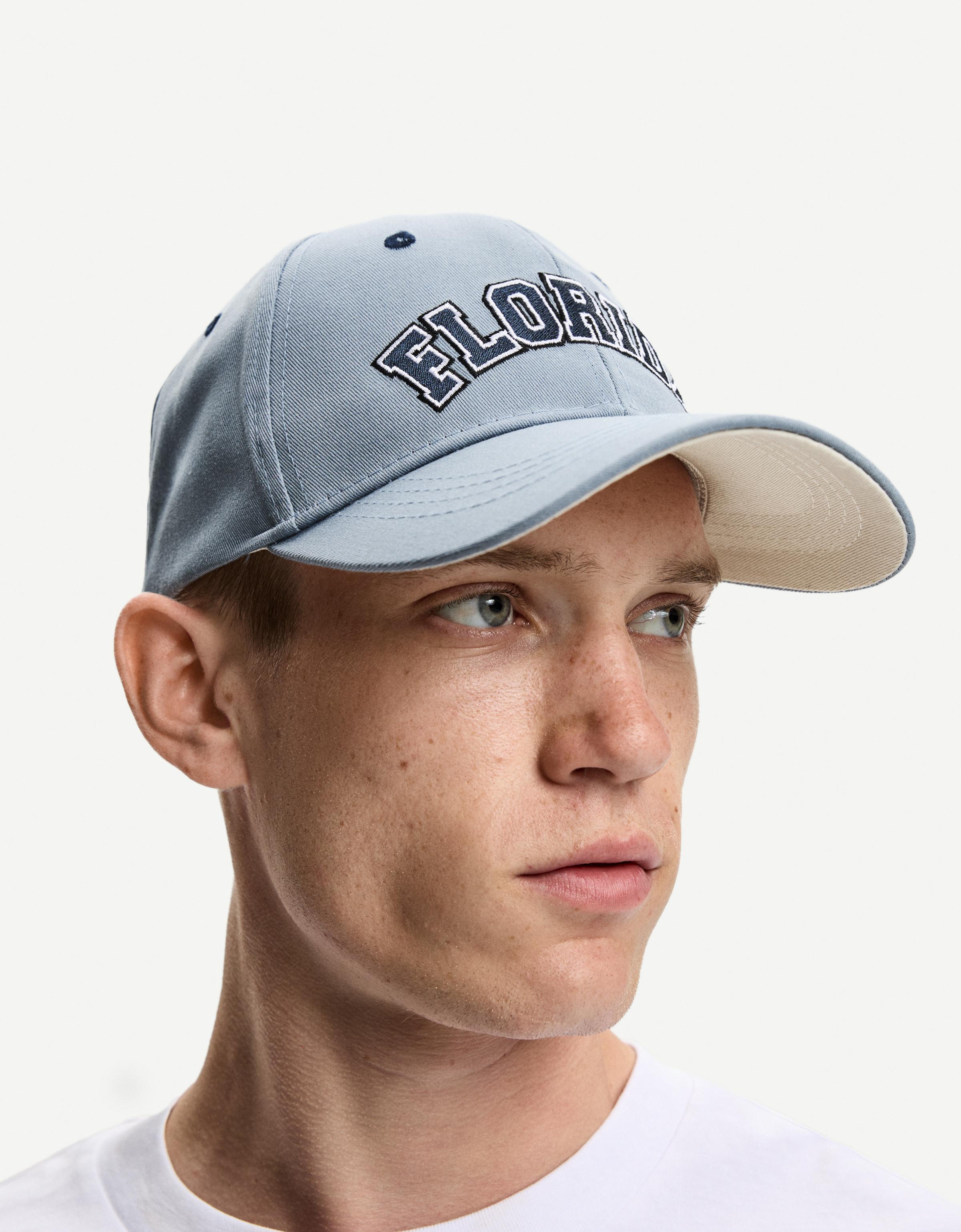 Bershka Bestickte Mütze Herren Hellblau