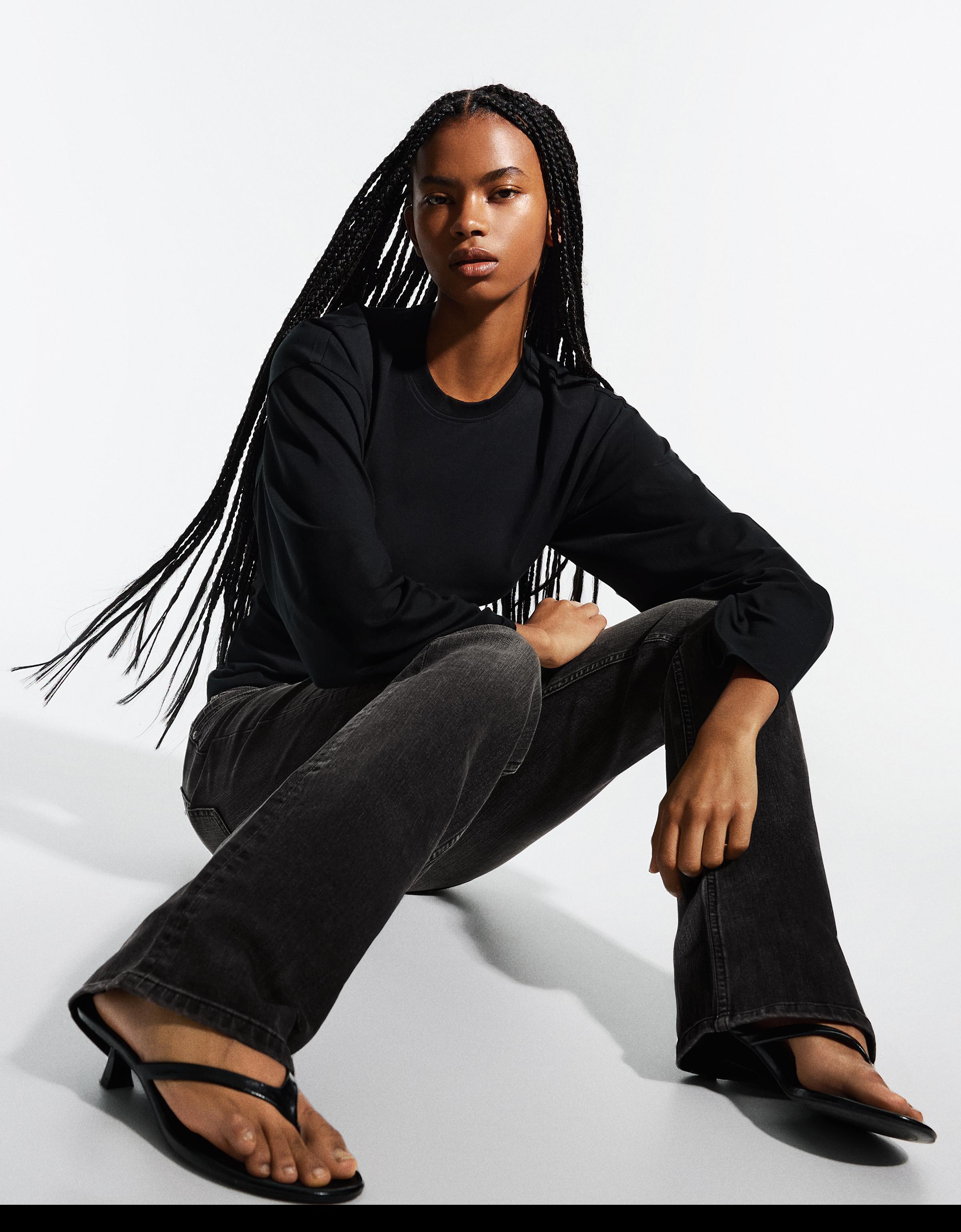 Low-rise slim fit boot-cut jeans — Black
