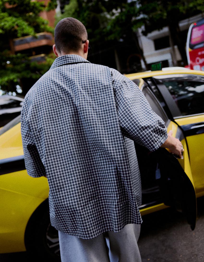 İşlemeli boxy fit kısa kollu gömlek-Denizci mavisi