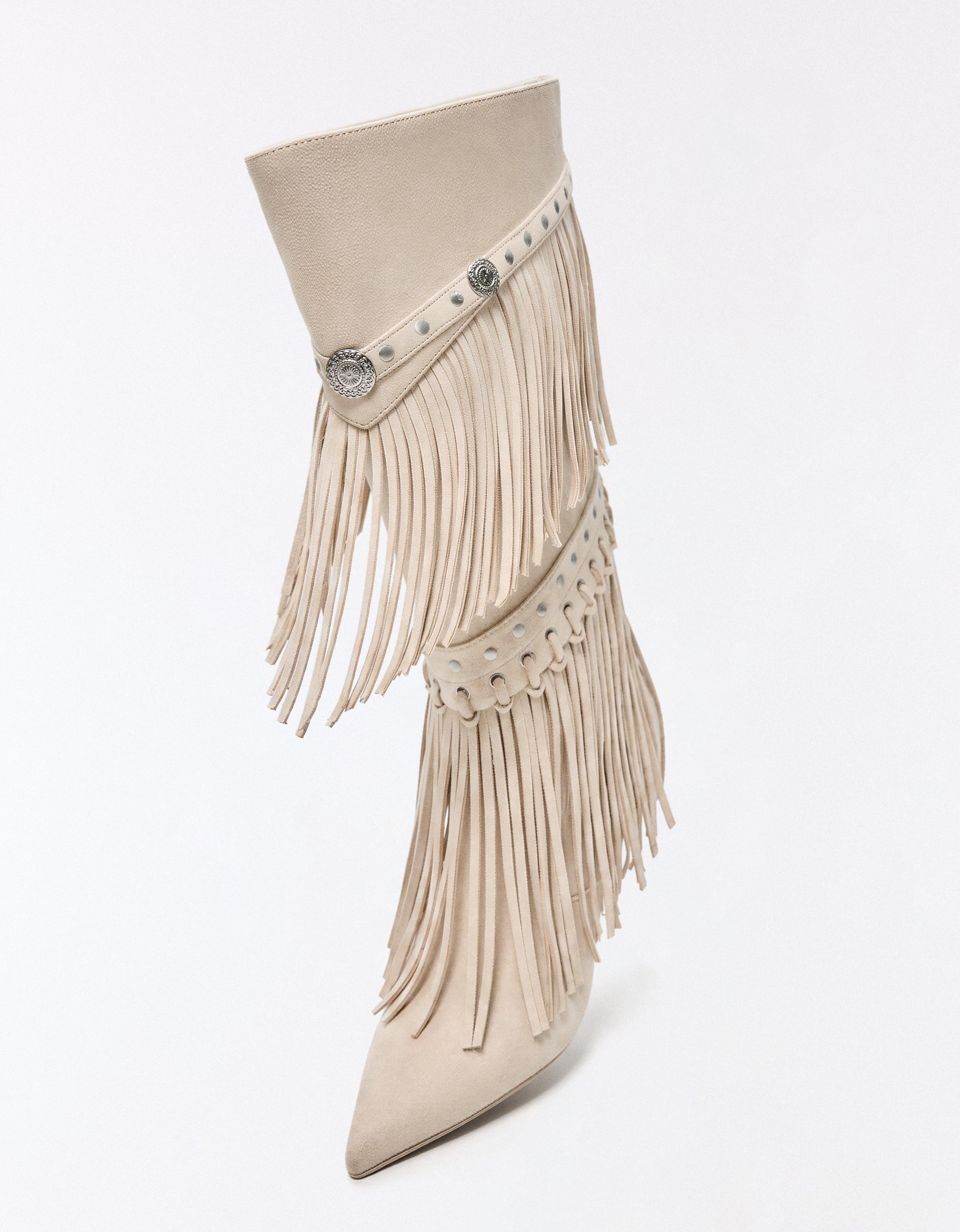 Fringed heeled boots — BEIGE