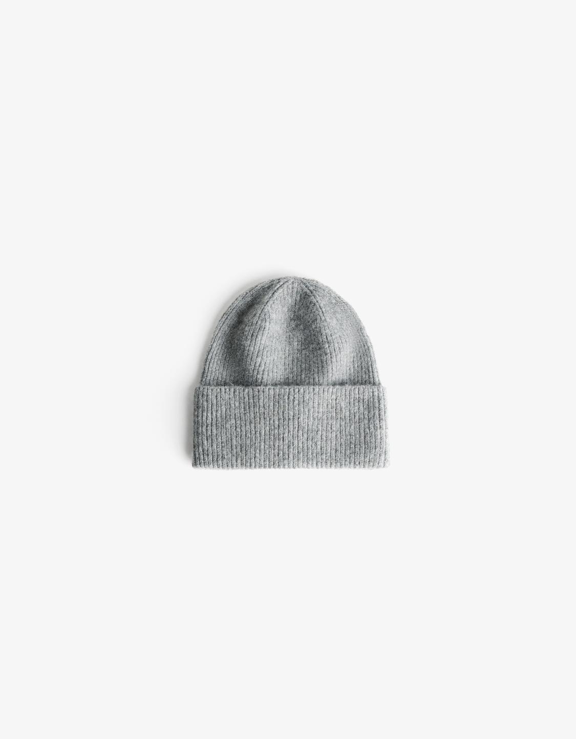 Basic beanie