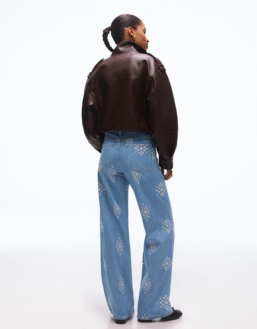 جينز مطرز بساق مستقيمة عريضة وخصر متوسط-أزرق فاتح