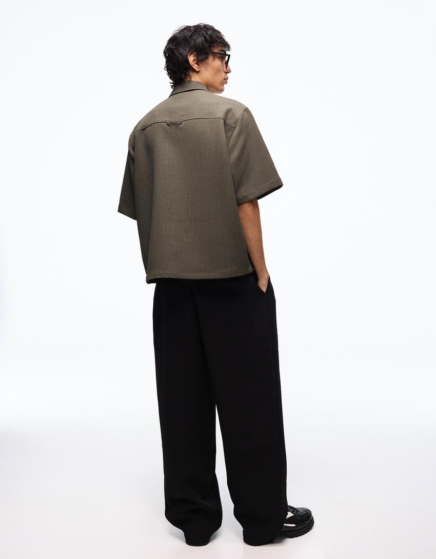 Košulja četvrtastog boxy fit kroja tailored fit sa kratkim rukavima-Kaki