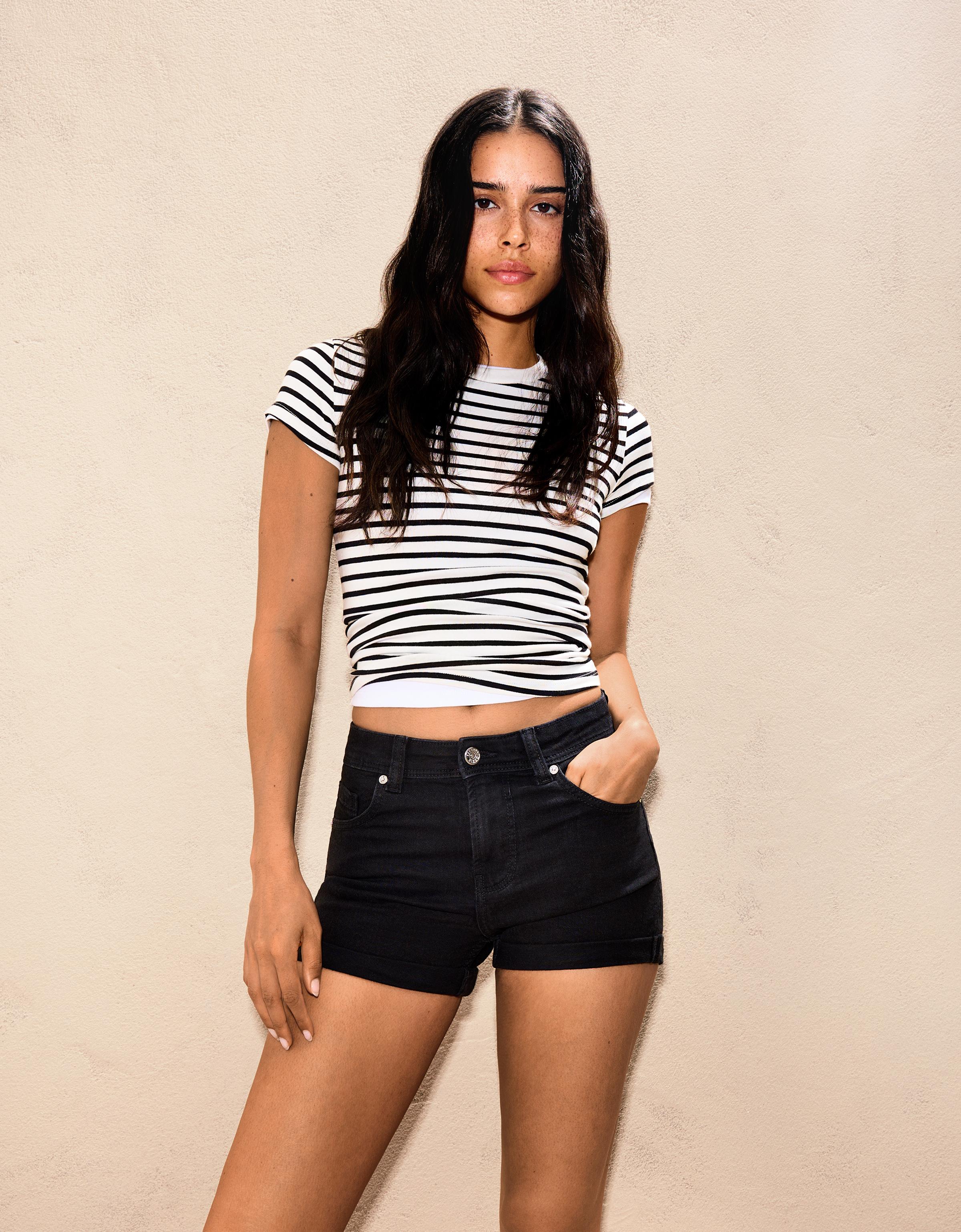 Roll-up denim shorts - Denim - Women | Bershka