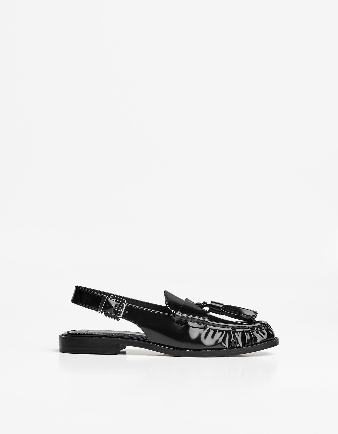 Bershka mokasyny bez pięty z chwostami czarny