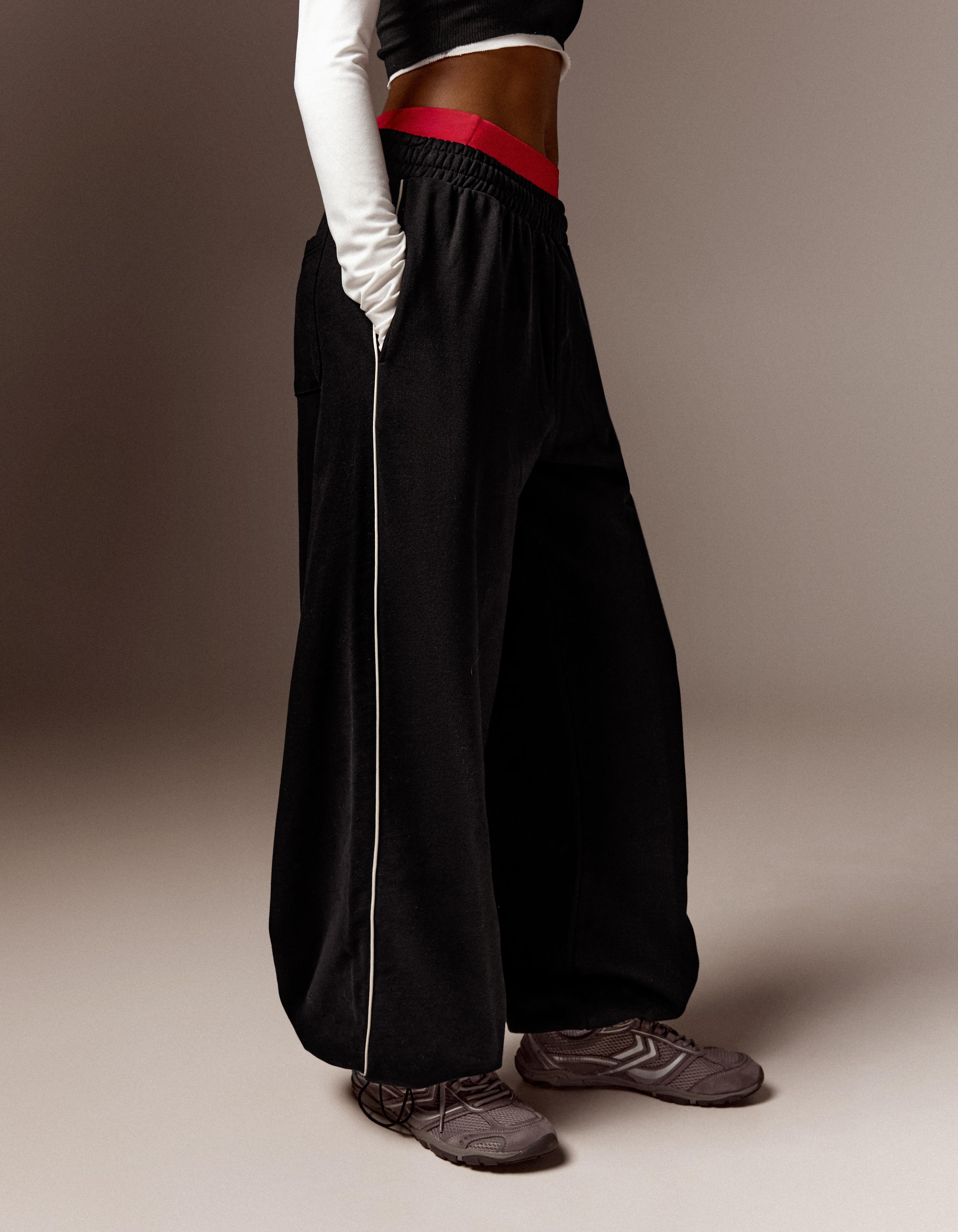 Dancer plush joggers — Black