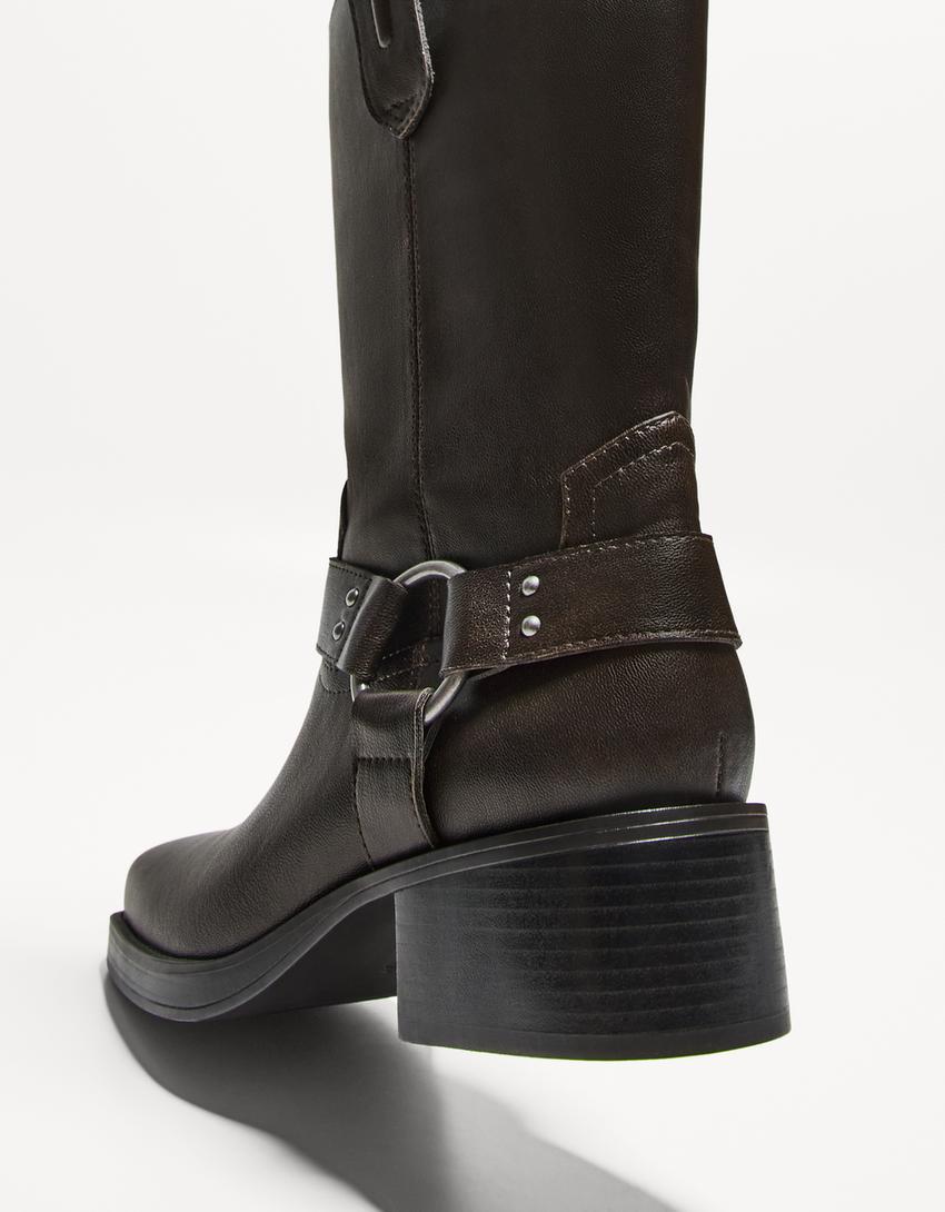 Mid-calf flat biker boots - Women | Bershka