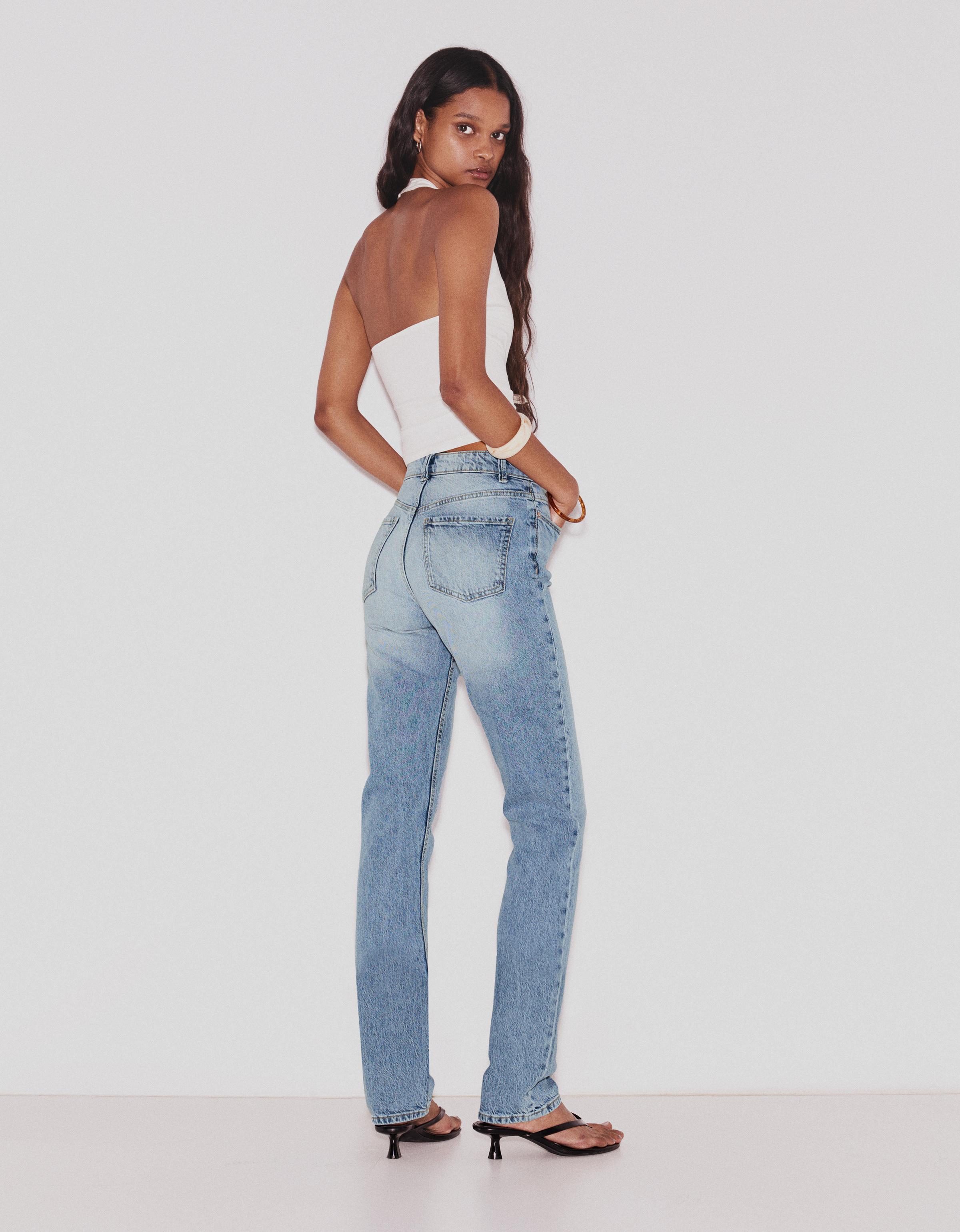 High-waist mom fit jeans