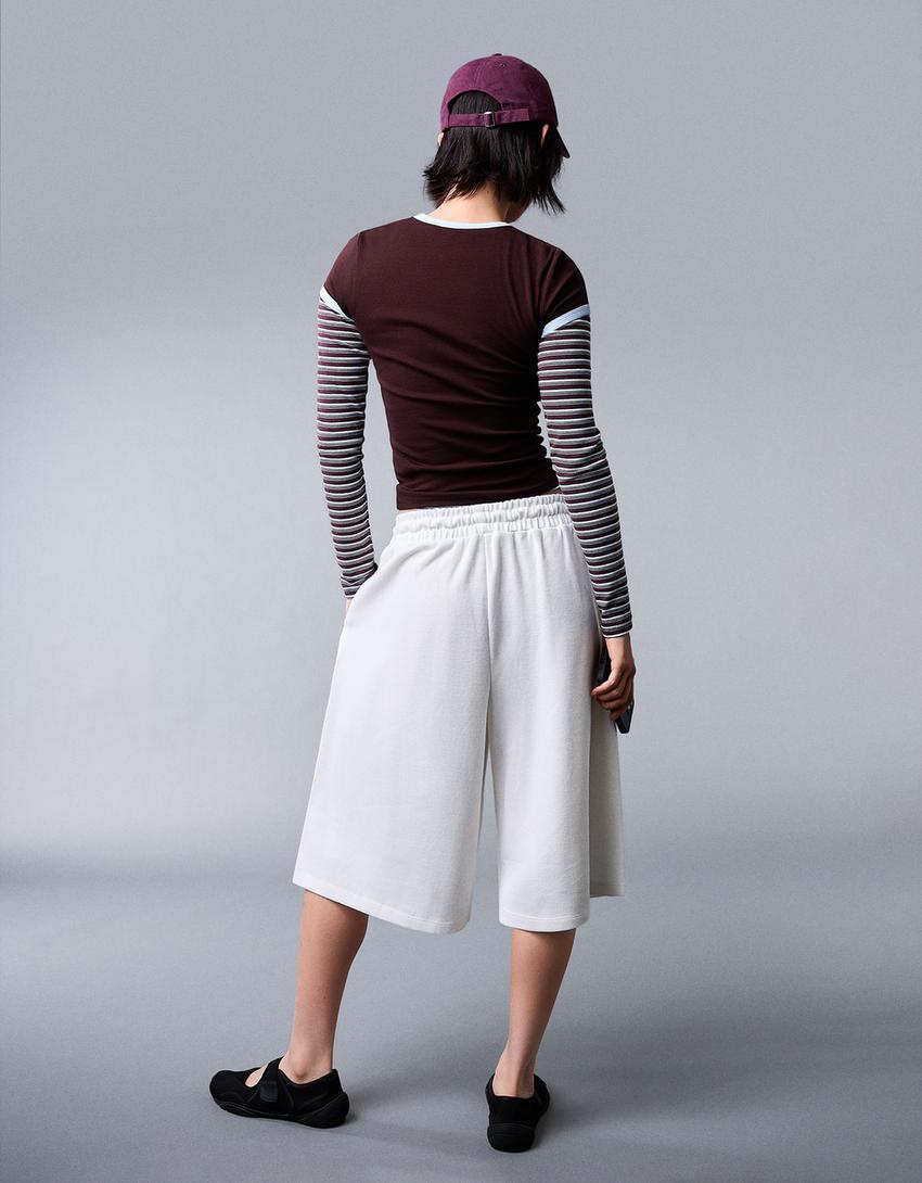 Bermudajorts med elastisk linning-Off-white