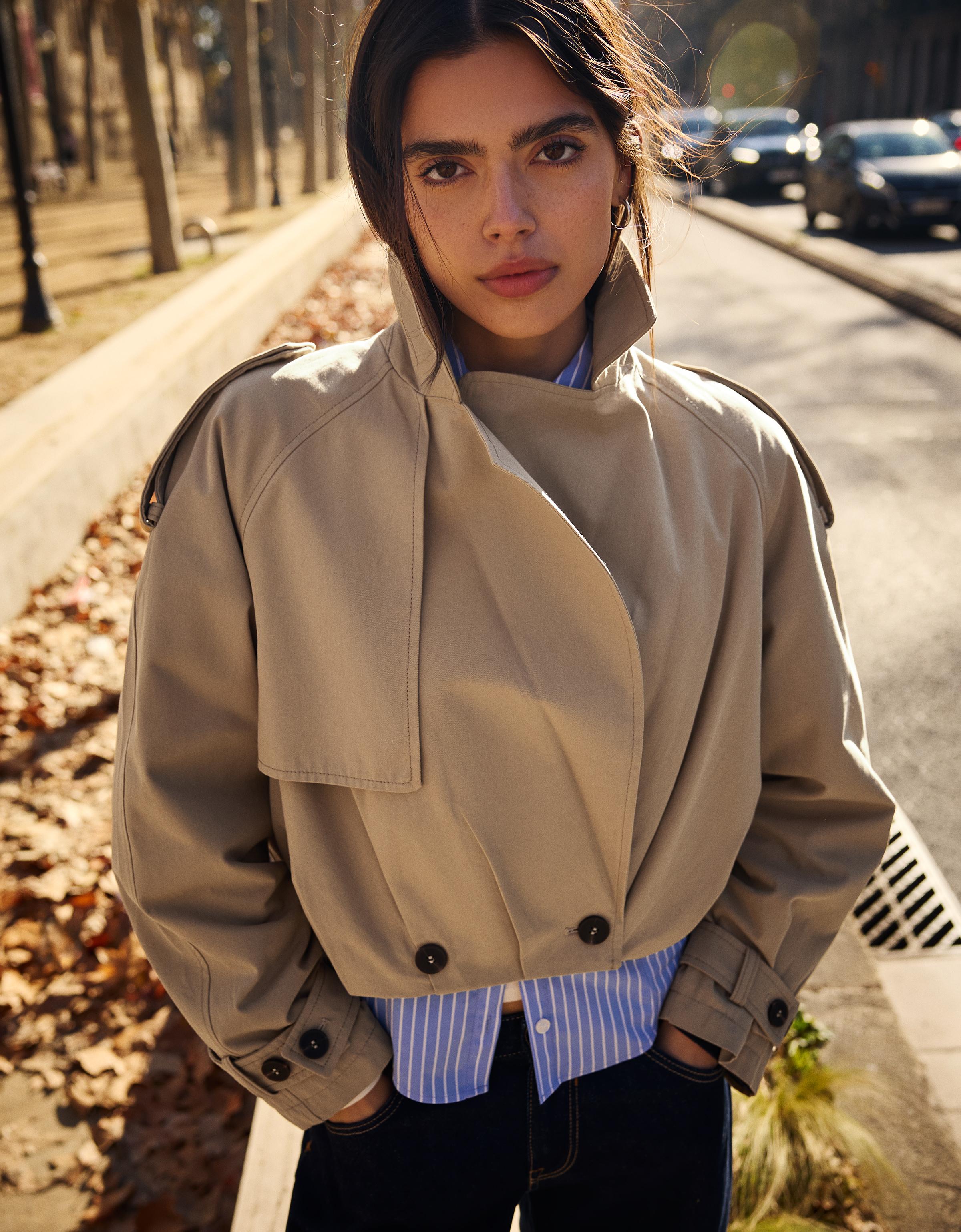 Bershka Kurzer Trenchcoat Mit Puffärmeln Damen Xxs Camel
